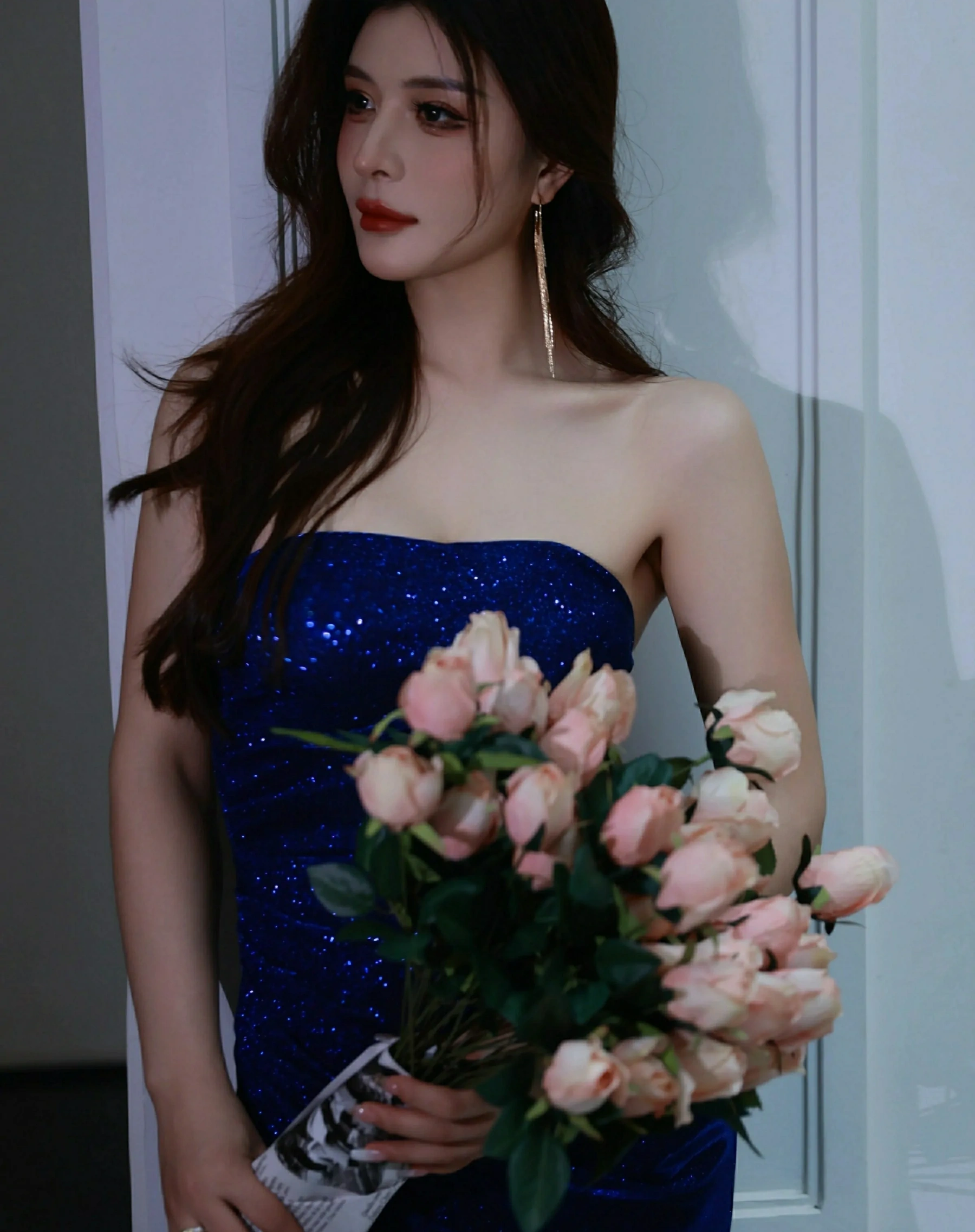  秀人网 No.10740 阿依莎 [71P]第1张