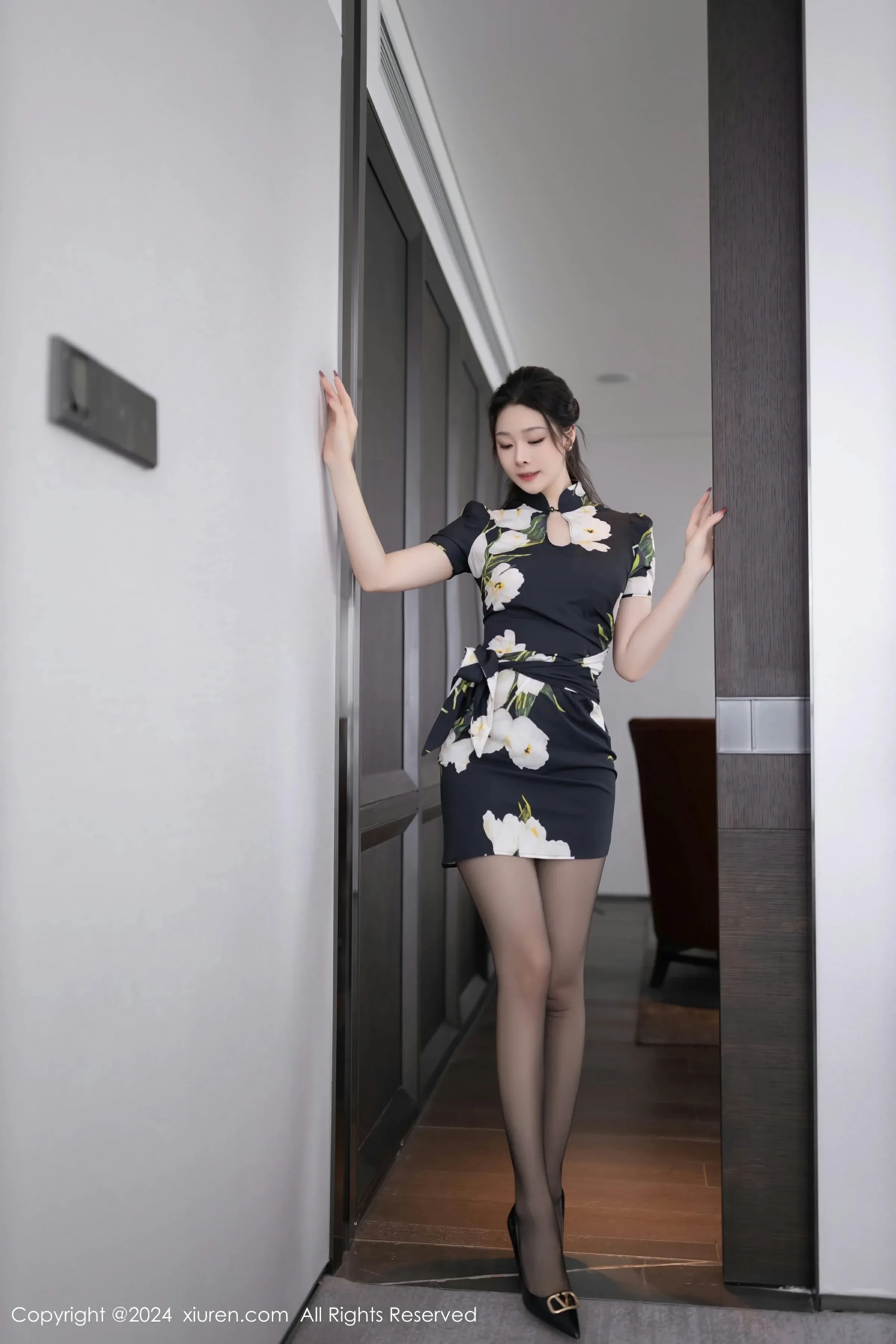  XiuRen 秀人 No.8768 小逗逗 [80P]第1张