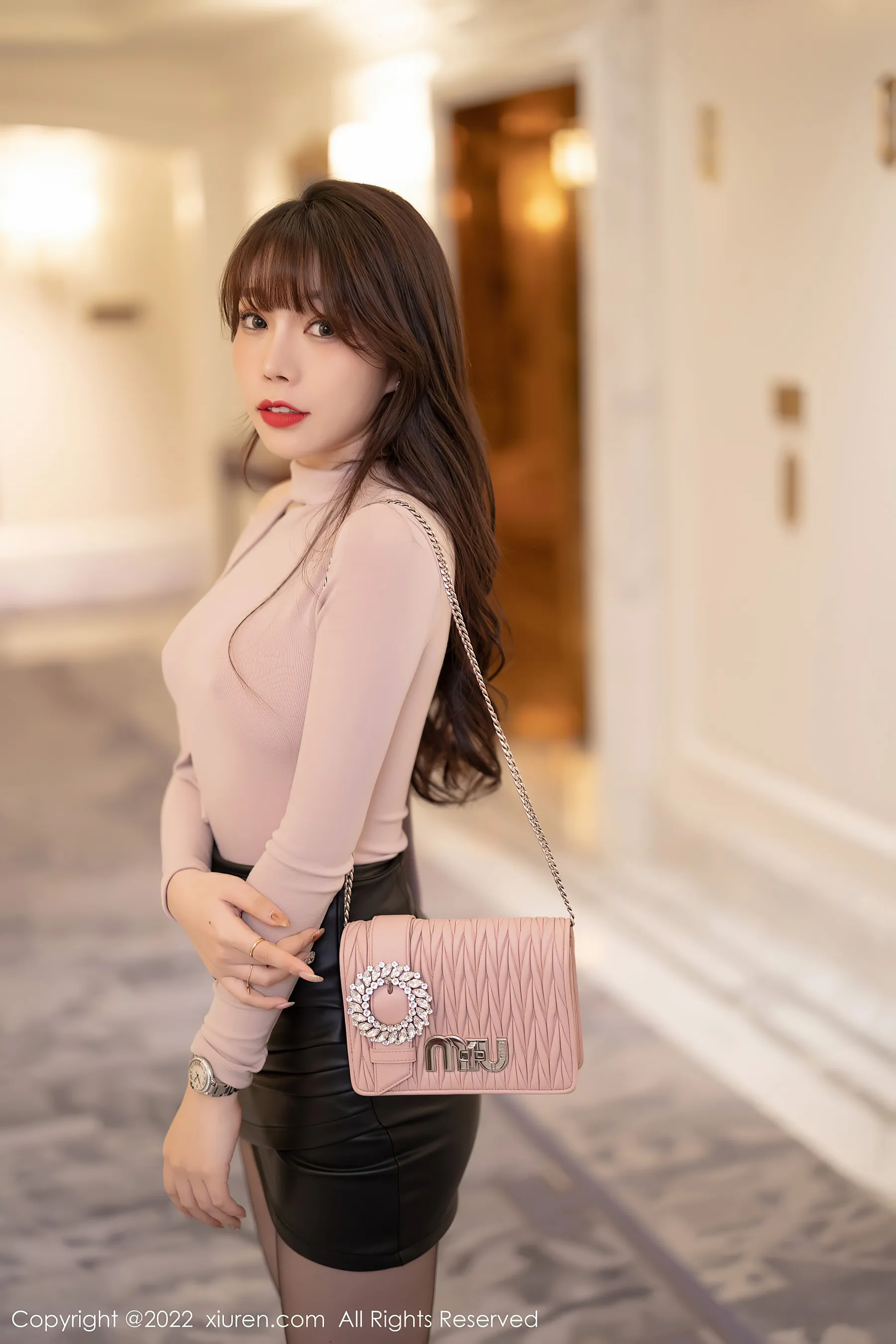  秀人网 No.4606 芝芝Booty 御姐美腿