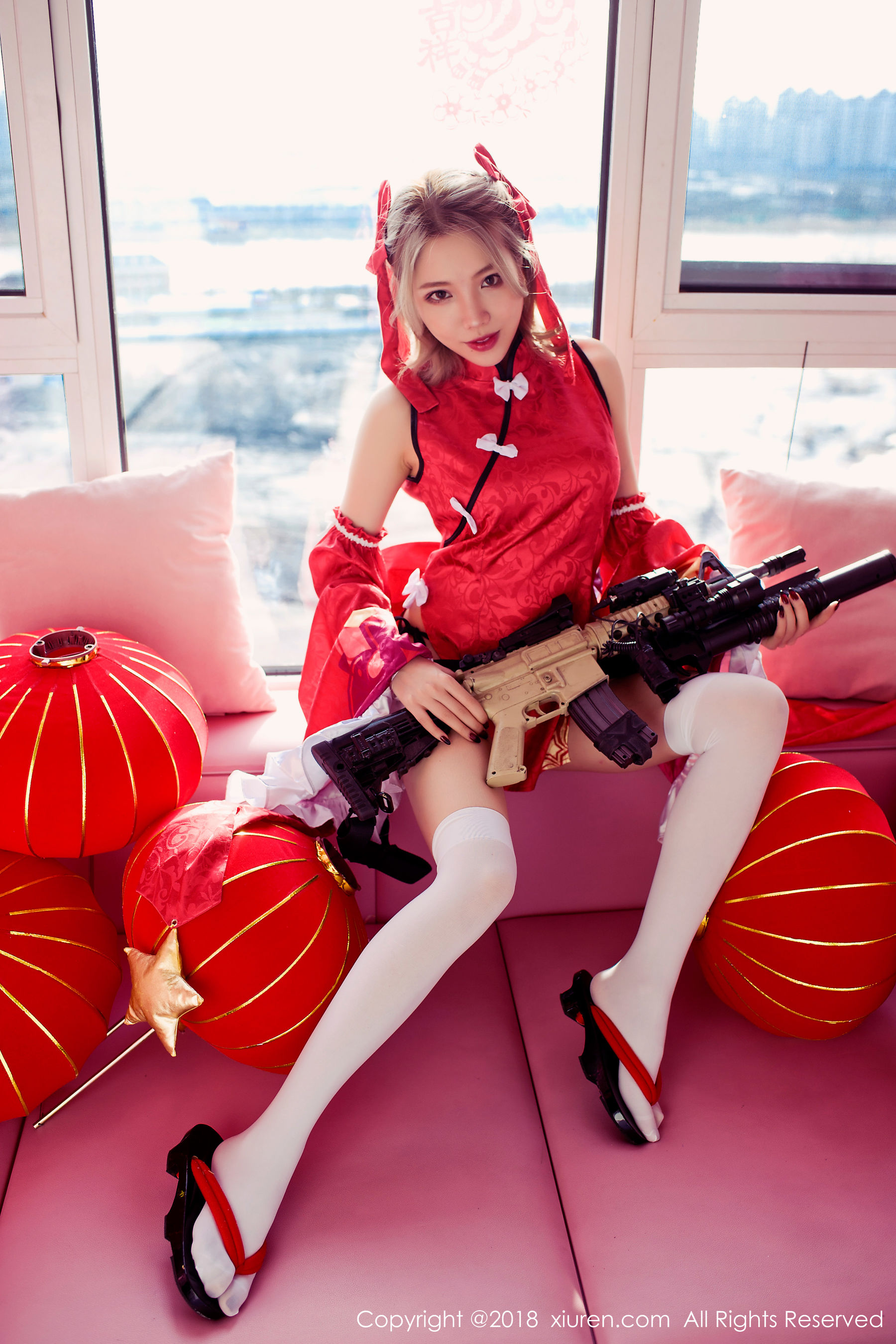  黄楽然《保鲜膜裹身+极品COS枪娘》 秀人 No.911