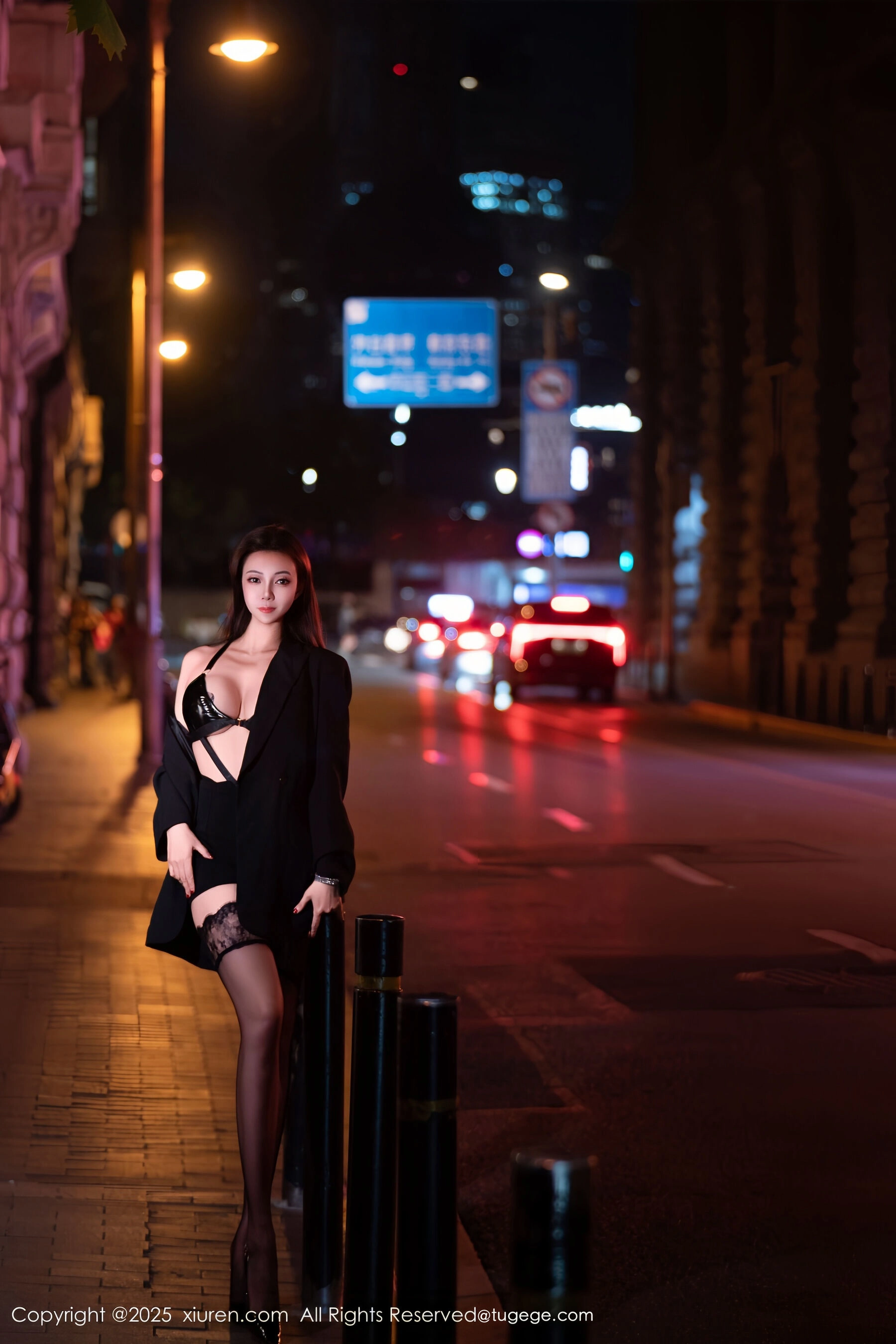  秀人网 果儿Victoria Vol.10899 [72P]第2张