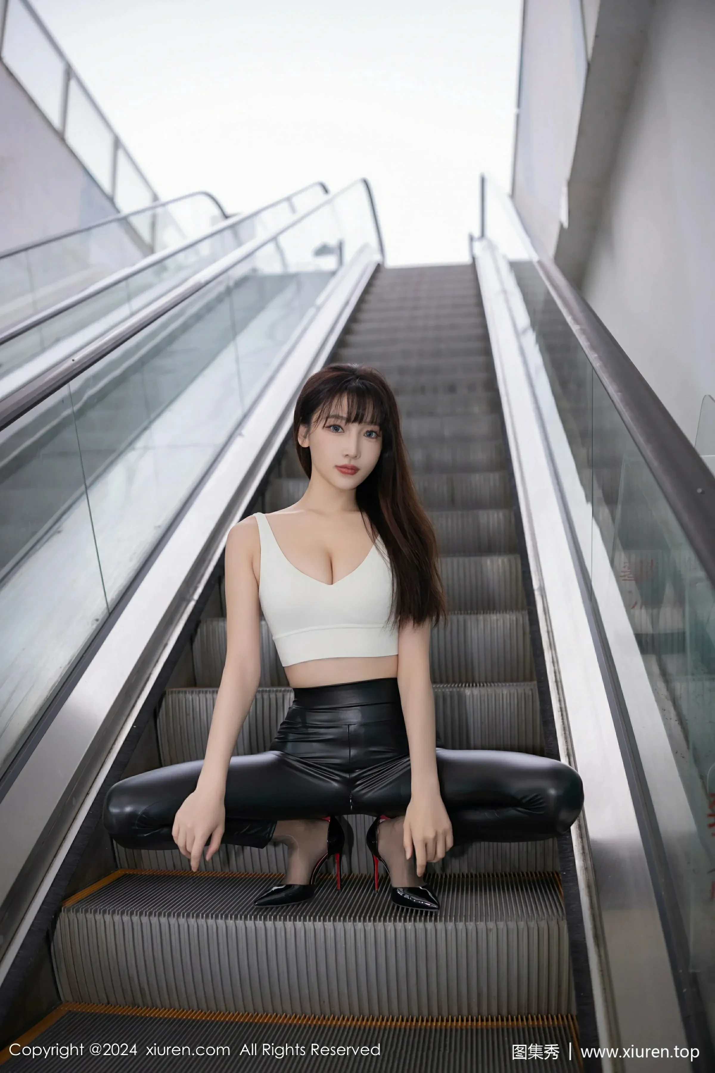  XiuRen 秀人 No.9377 陆萱萱 [81P]第1张