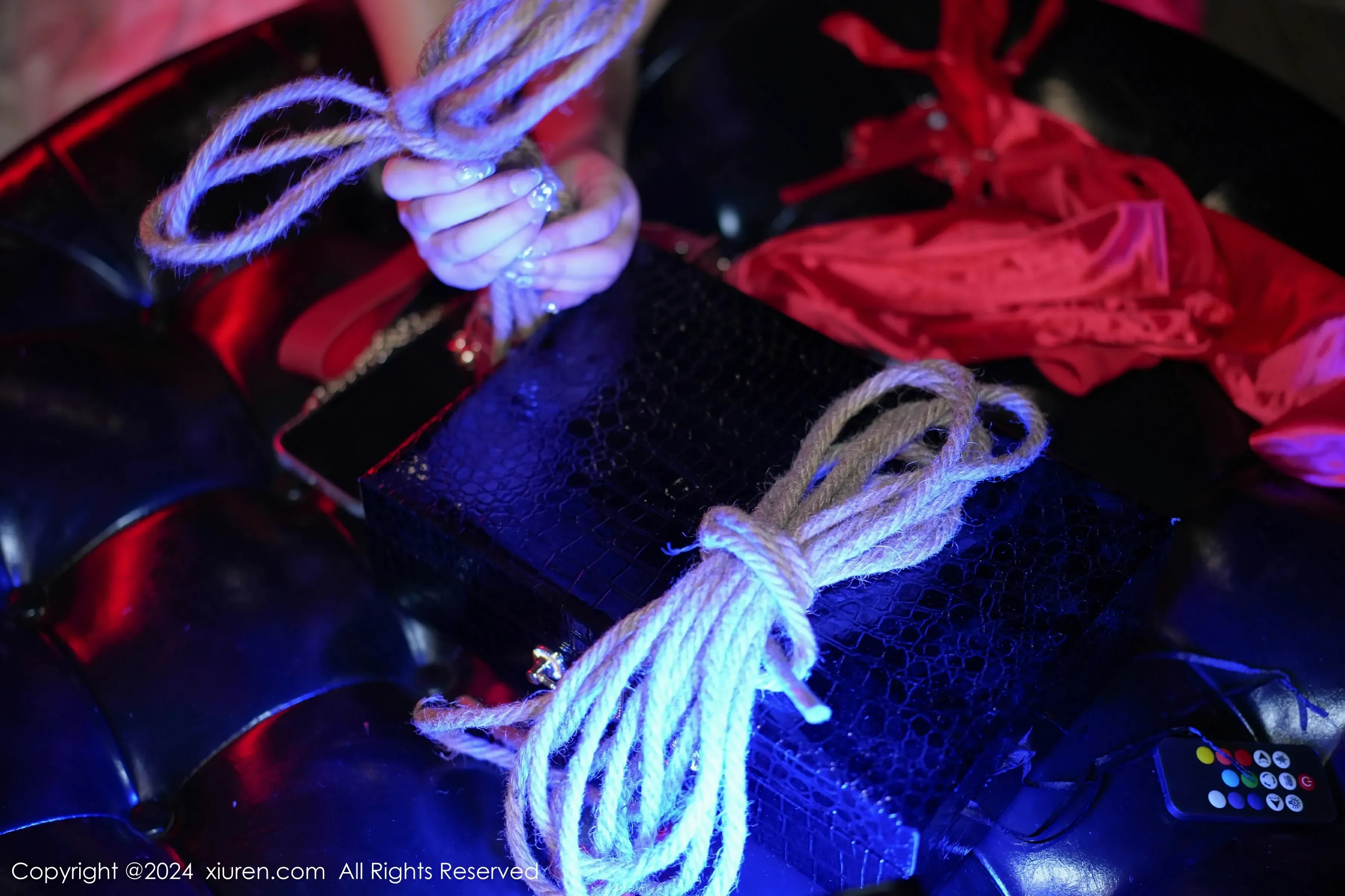  XiuRen 秀人 No.8555 laura阿姣 [95P]第25张