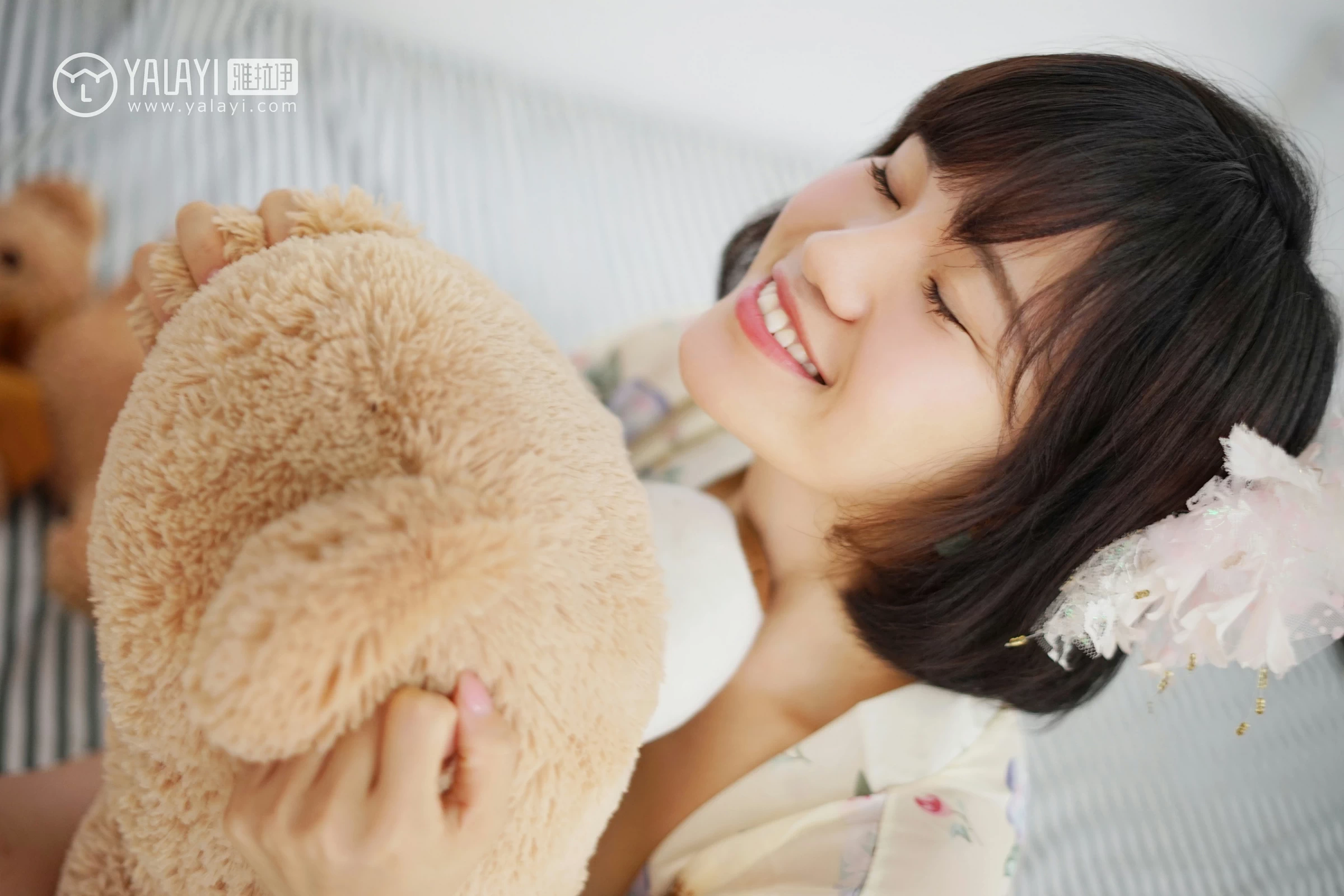 [YALAYI雅拉伊]NO.032 和服女优 多香子 红色和服与米色睡衣加白色蕾丝内衣性感私房写真集第13张