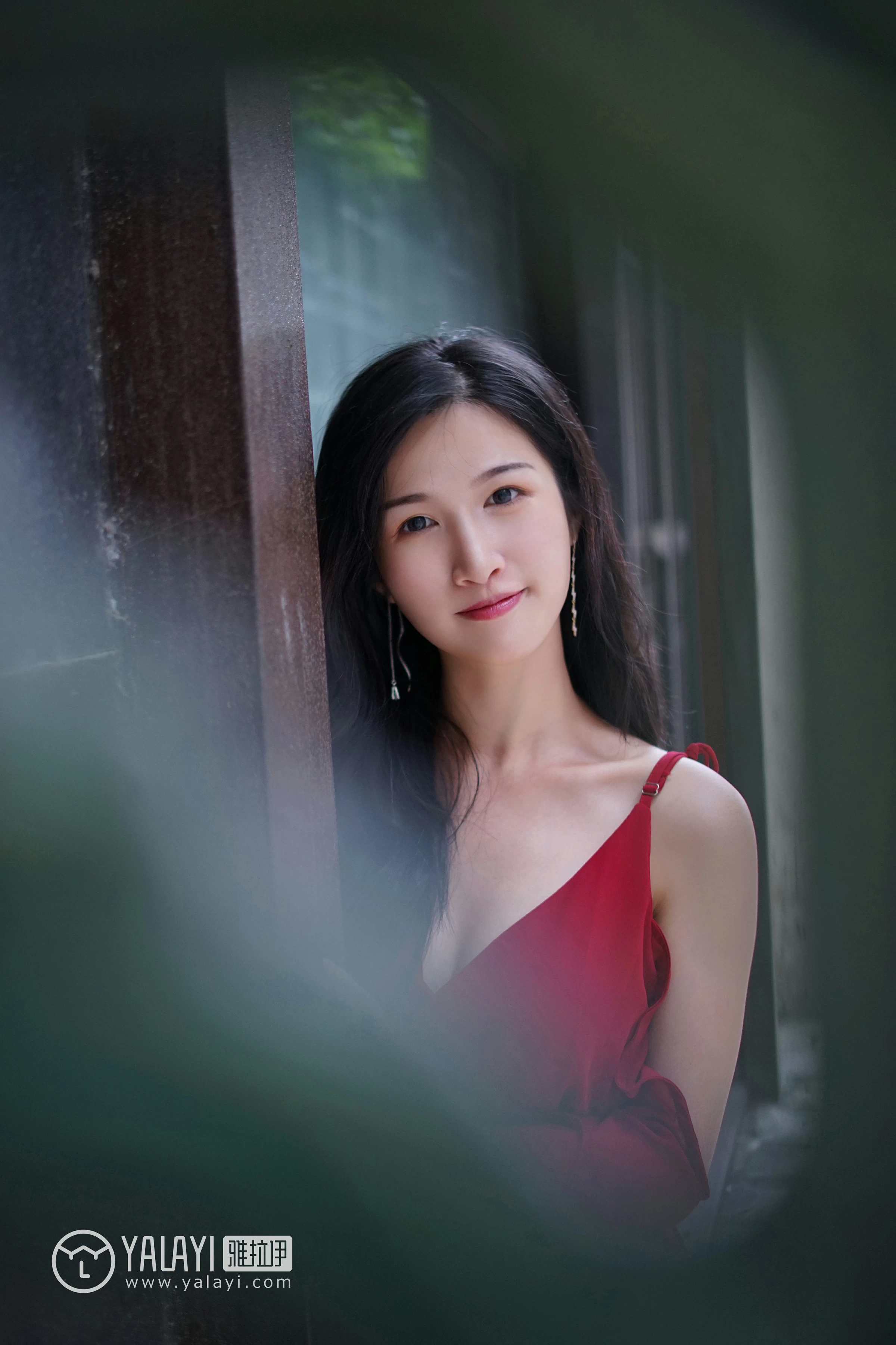 [YALAYI雅拉伊]NO.040 浮光掠影 半梦半醒 塔塔 吊带连衣裙加粉色蕾丝内衣性感私房写真集第3张