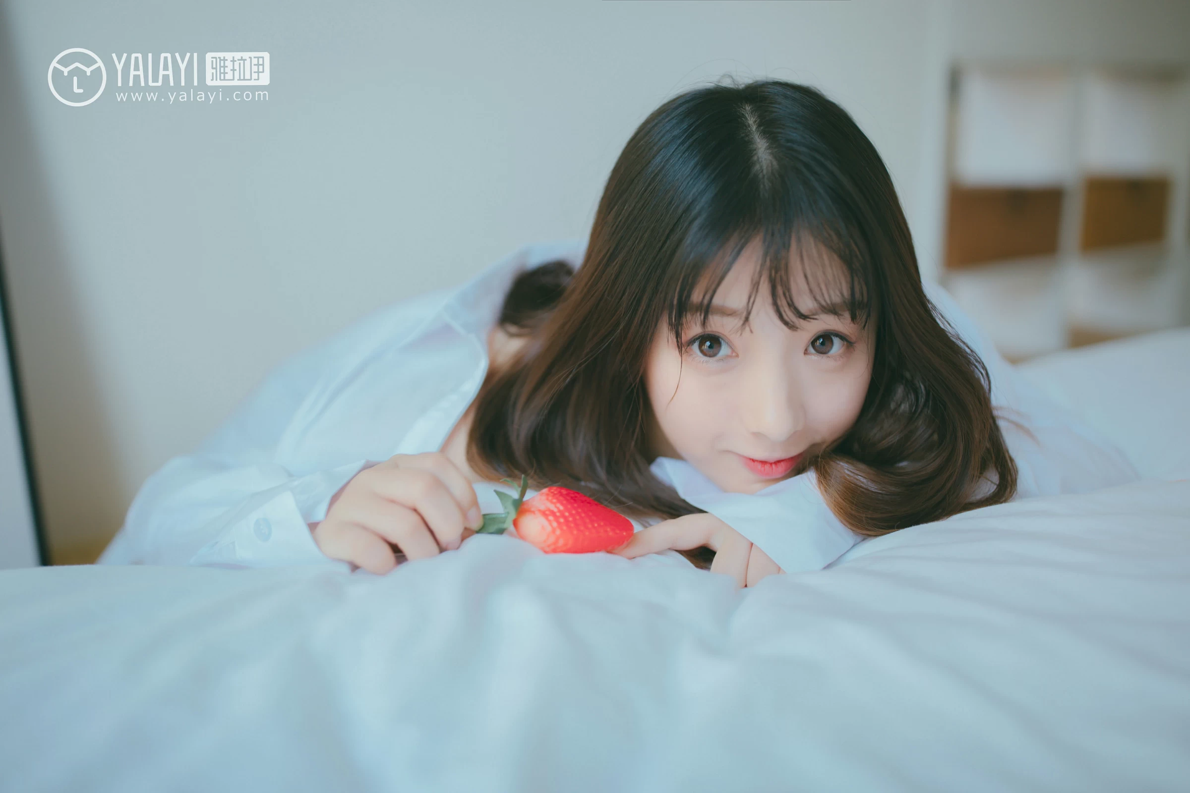 [YALAYI雅拉伊]NO.055 我一定会爱上你 南瓜南瓜 白色透视衬衫加红色情趣内衣性感私房写真集第16张