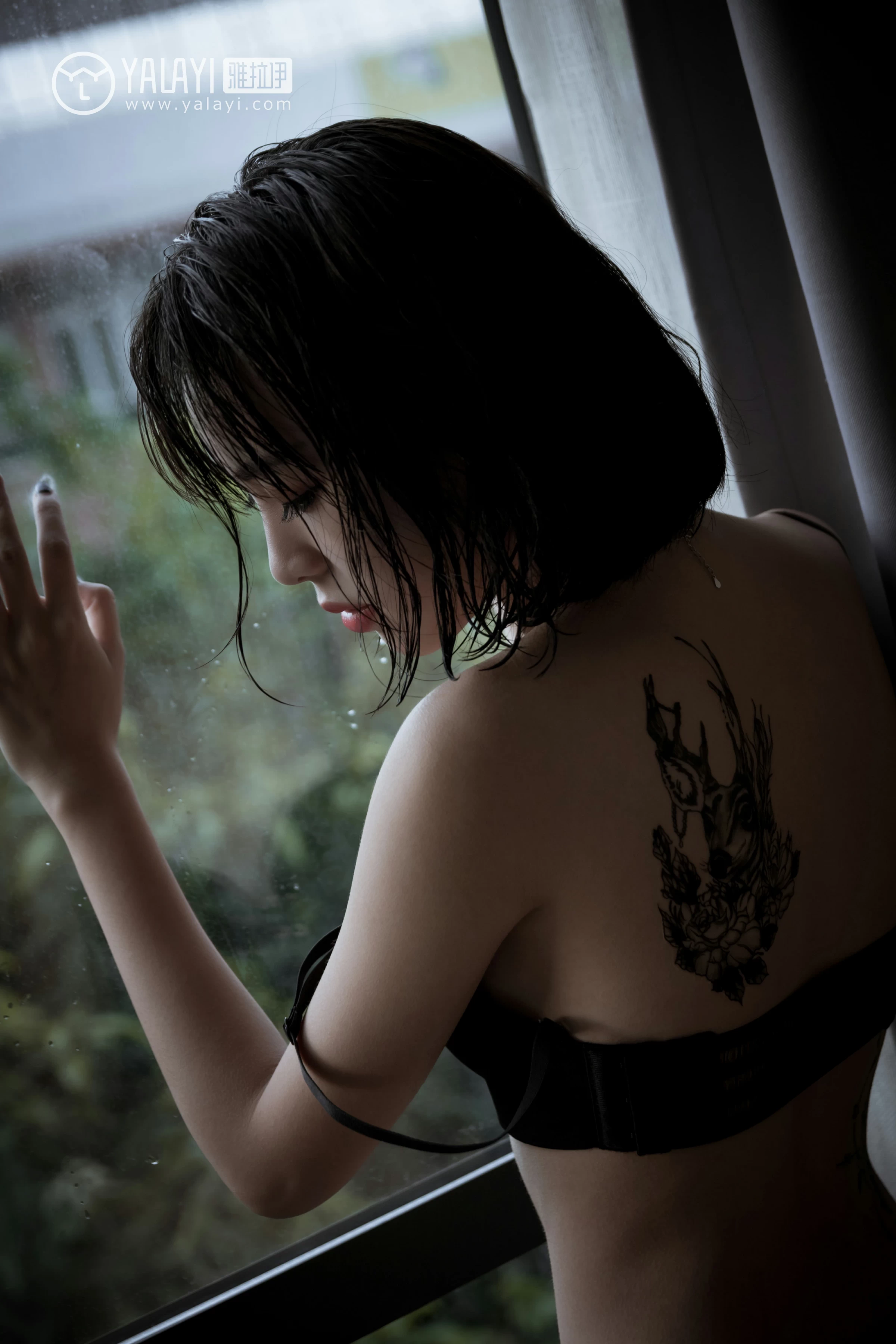 [YALAYI雅拉伊]NO.058 幻象气球 小杨 黑色性感内衣私房写真集第3张