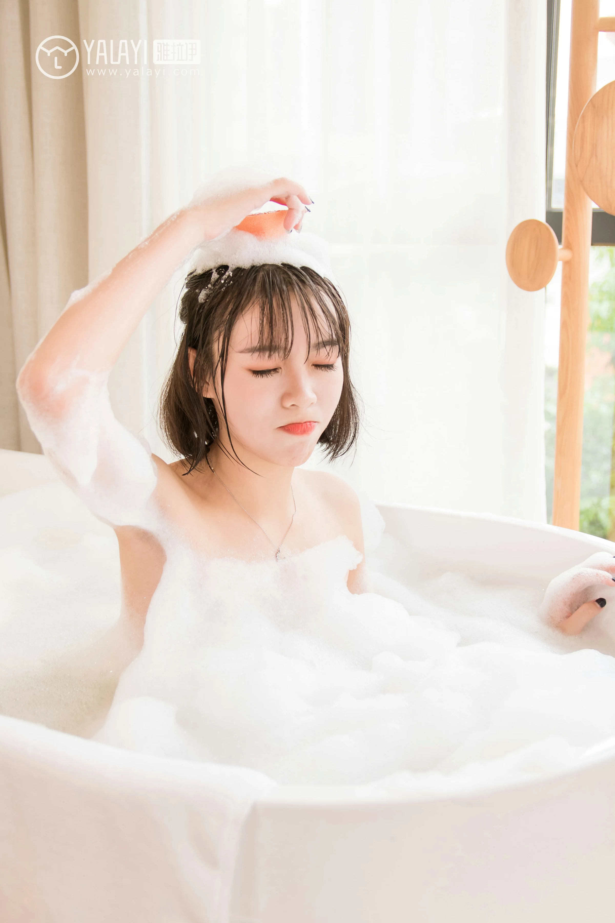 [YALAYI雅拉伊]NO.063 早晨 小杨 白色透视蕾丝连衣裙性感私房写真集第18张