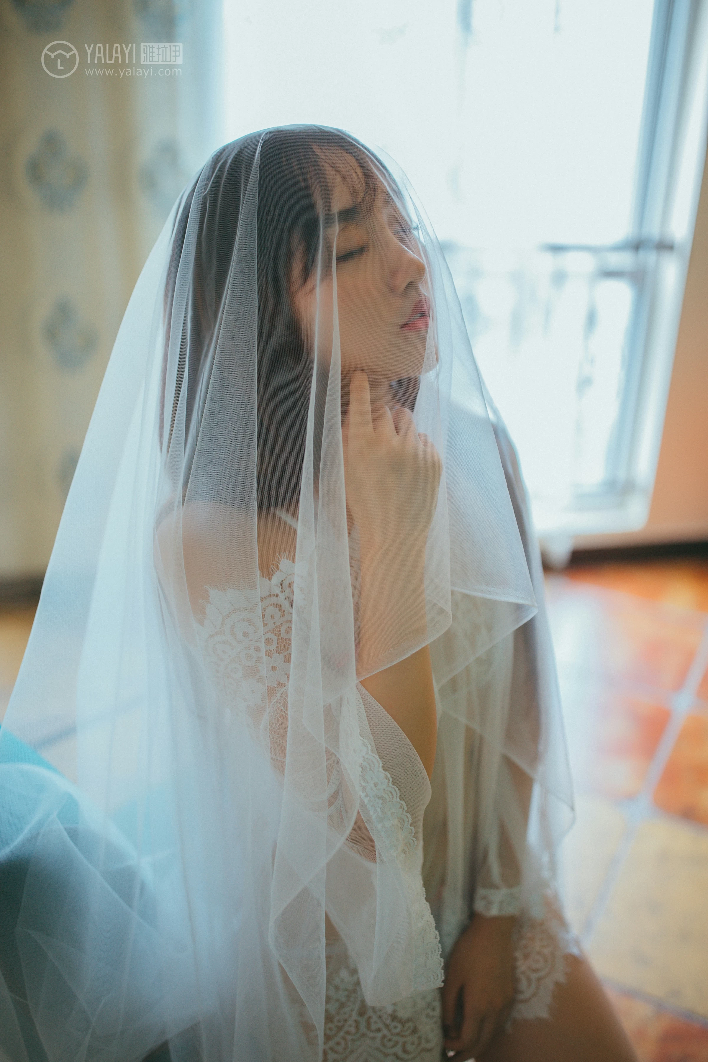 [YALAYI雅拉伊]NO.093 蓝色恋人 伊伊小仙女 白色透视睡衣加蕾丝情趣内衣性感私房写真集第3张