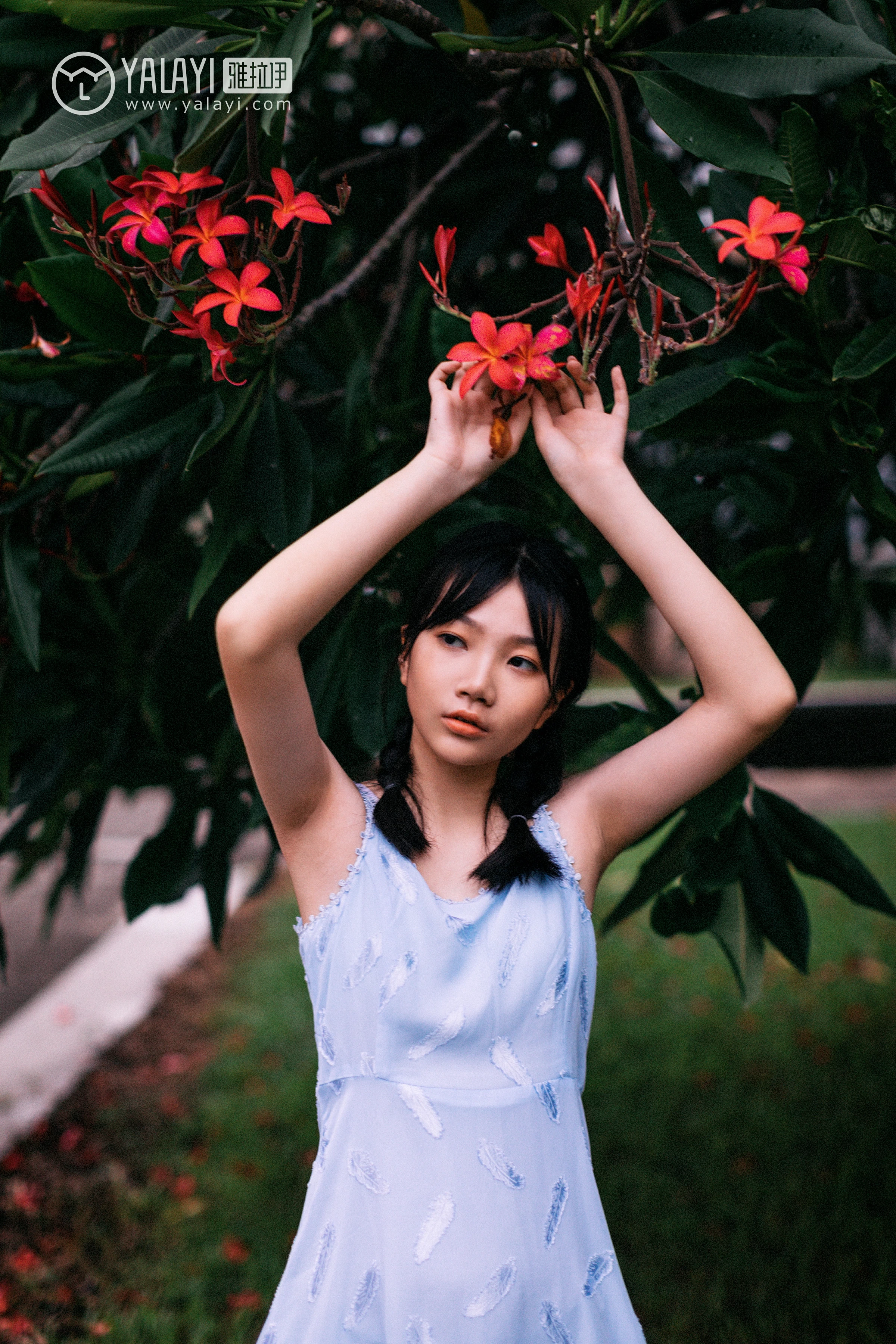 [YALAYI雅拉伊]NO.082 绿喜青花 Doubleyu 淡蓝色吊带连衣裙清纯可爱私房写真集第14张