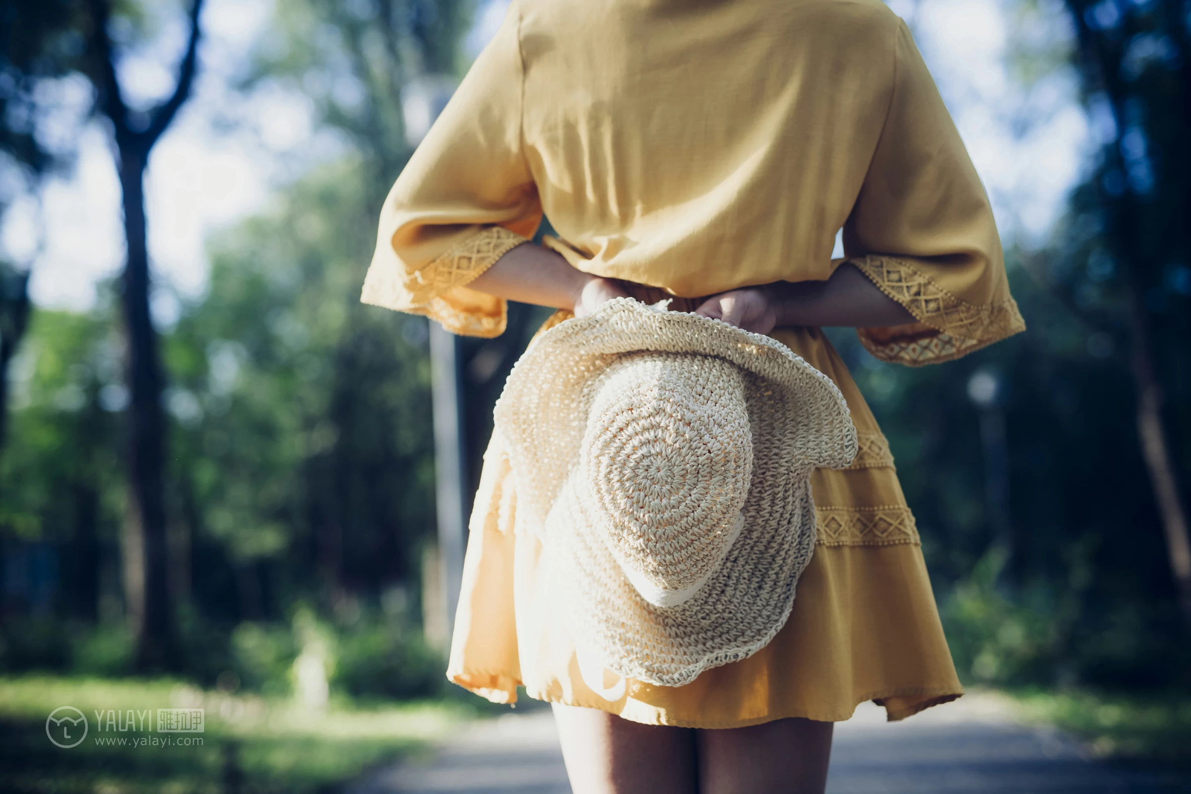 [YALAYI雅拉伊]NO.117 夏日小清新 白日梦 黄色蕾丝连衣裙清纯私房写真集第12张