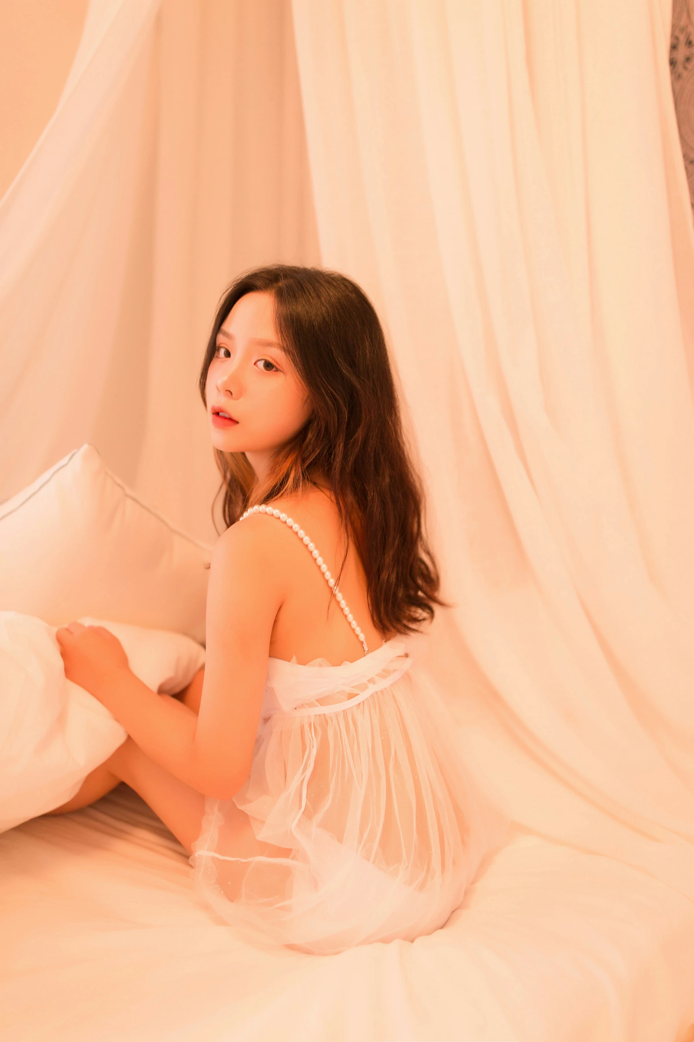 [YALAYI雅拉伊]NO.129 异域风情少女 小小兔 白色透视情趣内衣加安全短裤性感私房写真集第10张