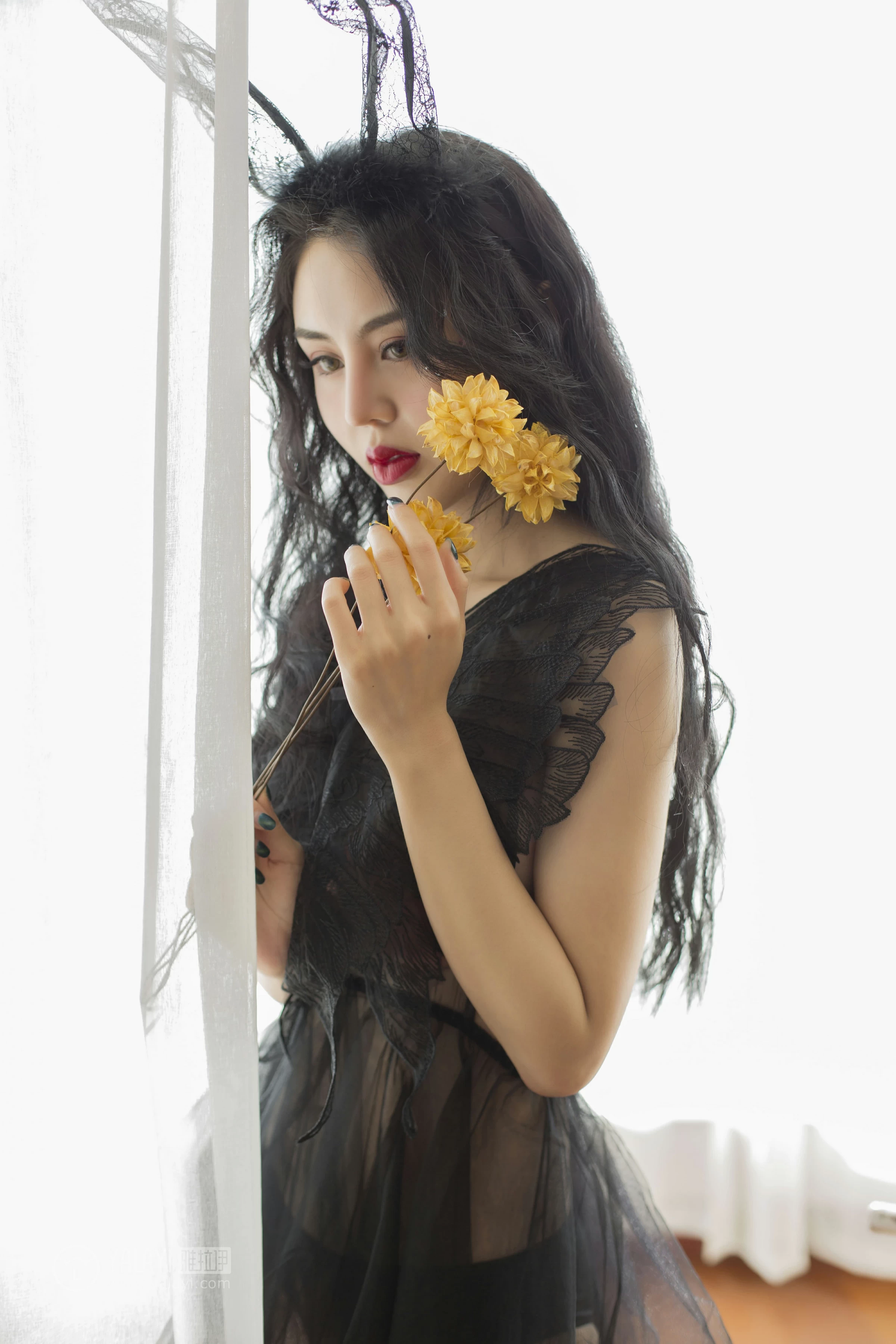 [YALAYI雅拉伊]NO.157 童话 凉儿 黑色透视情趣睡衣裙性感私房写真集第8张
