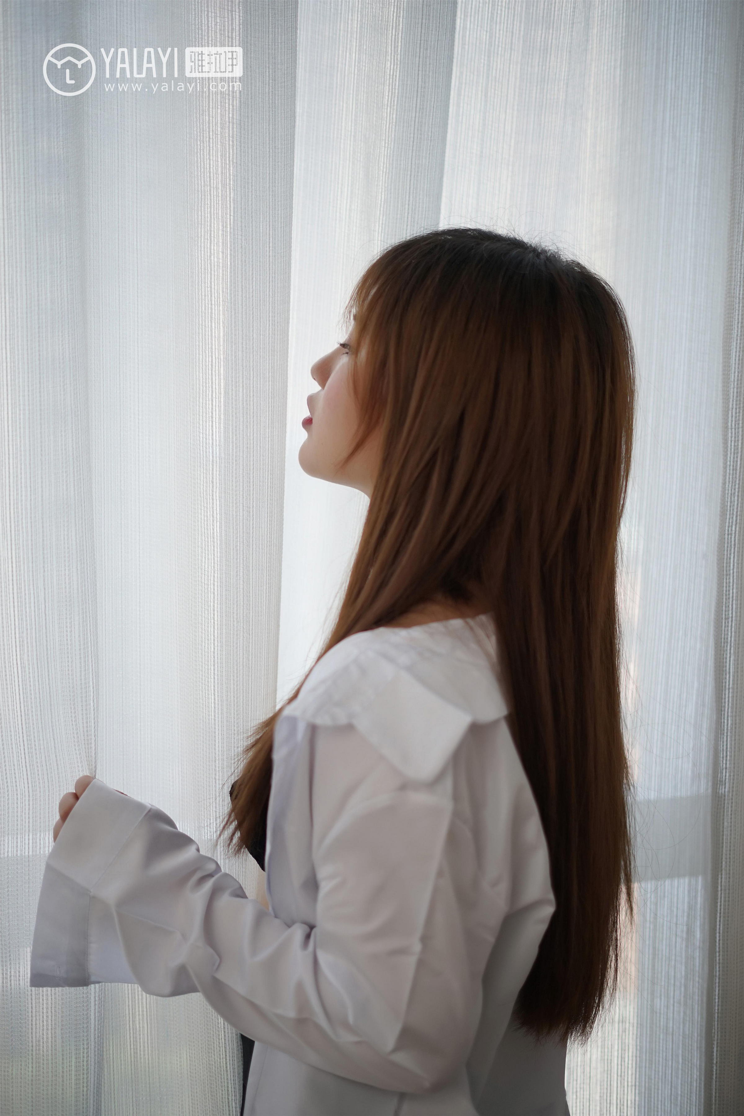 [YALAYI雅拉伊]NO.002 妮妮的黑丝诱惑 艾妮妮 性感女警官制服与短裙加黑色丝袜美腿私房写真集第10张