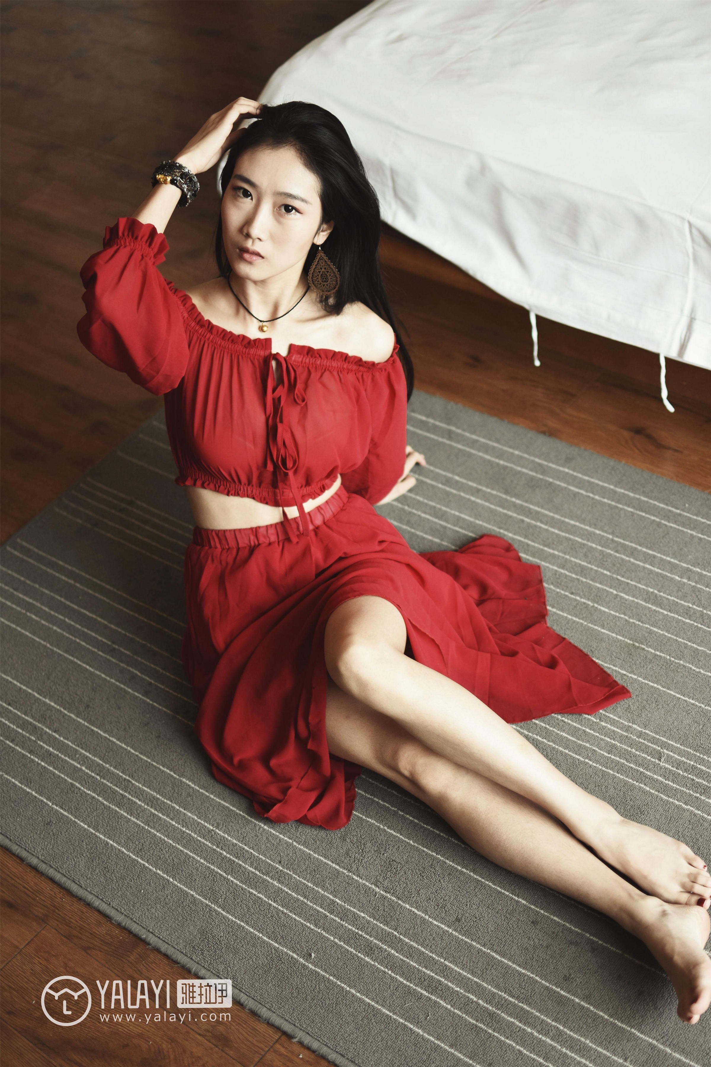 [YALAYI雅拉伊]NO.007 魅惑舞裙 林小珂 民国旗袍加肉色丝袜美腿性感私房写真集第2张