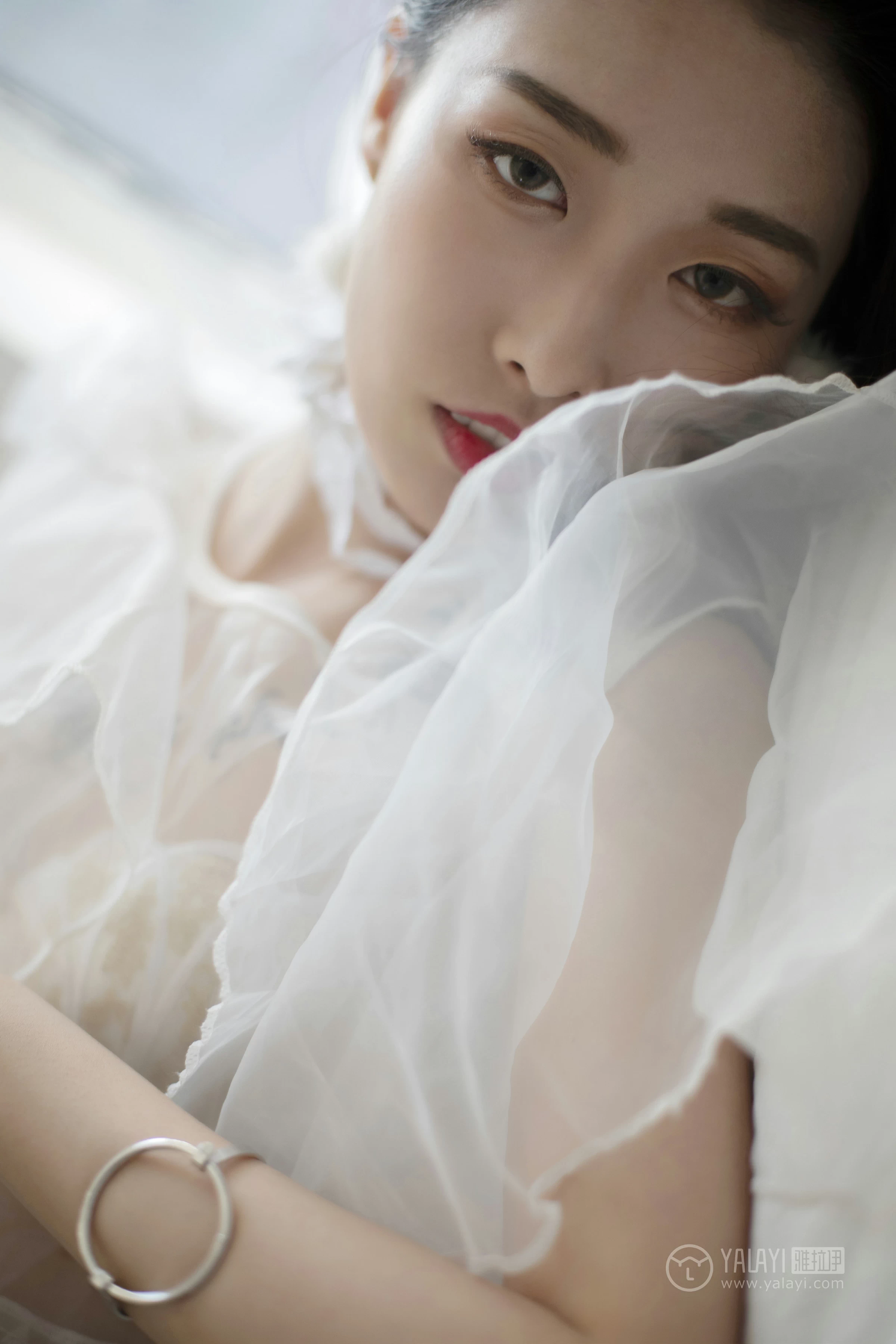 [YALAYI雅拉伊]No.188 蕾丝浅笑 佳佳 白色情趣透视纱裙加白色蕾丝内衣性感私房写真集第4张