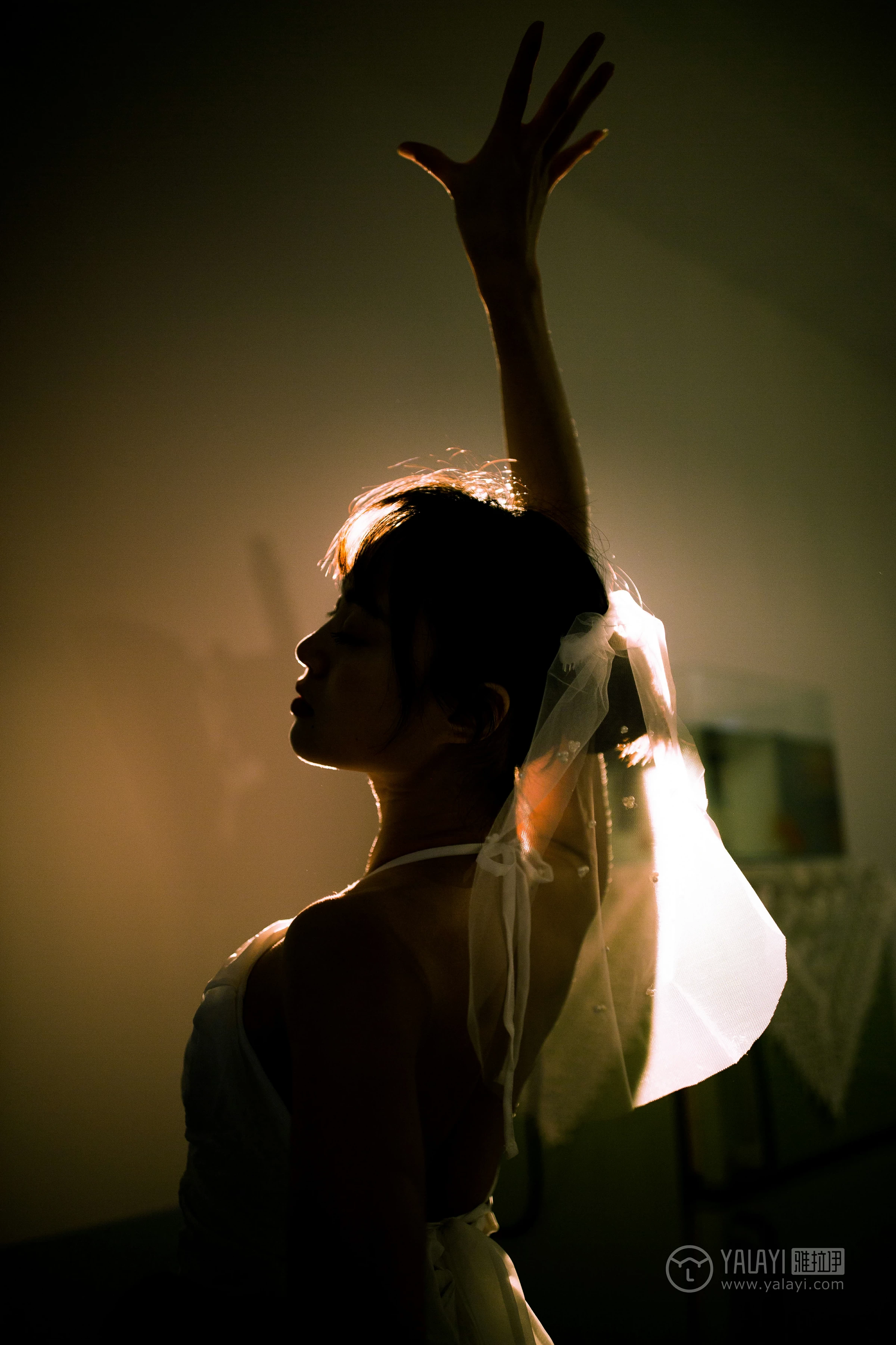 [YALAYI雅拉伊]No.191 轻舞飞扬 米粒米粒 白色吊带裸背婚纱连衣裙性感私房写真集第13张