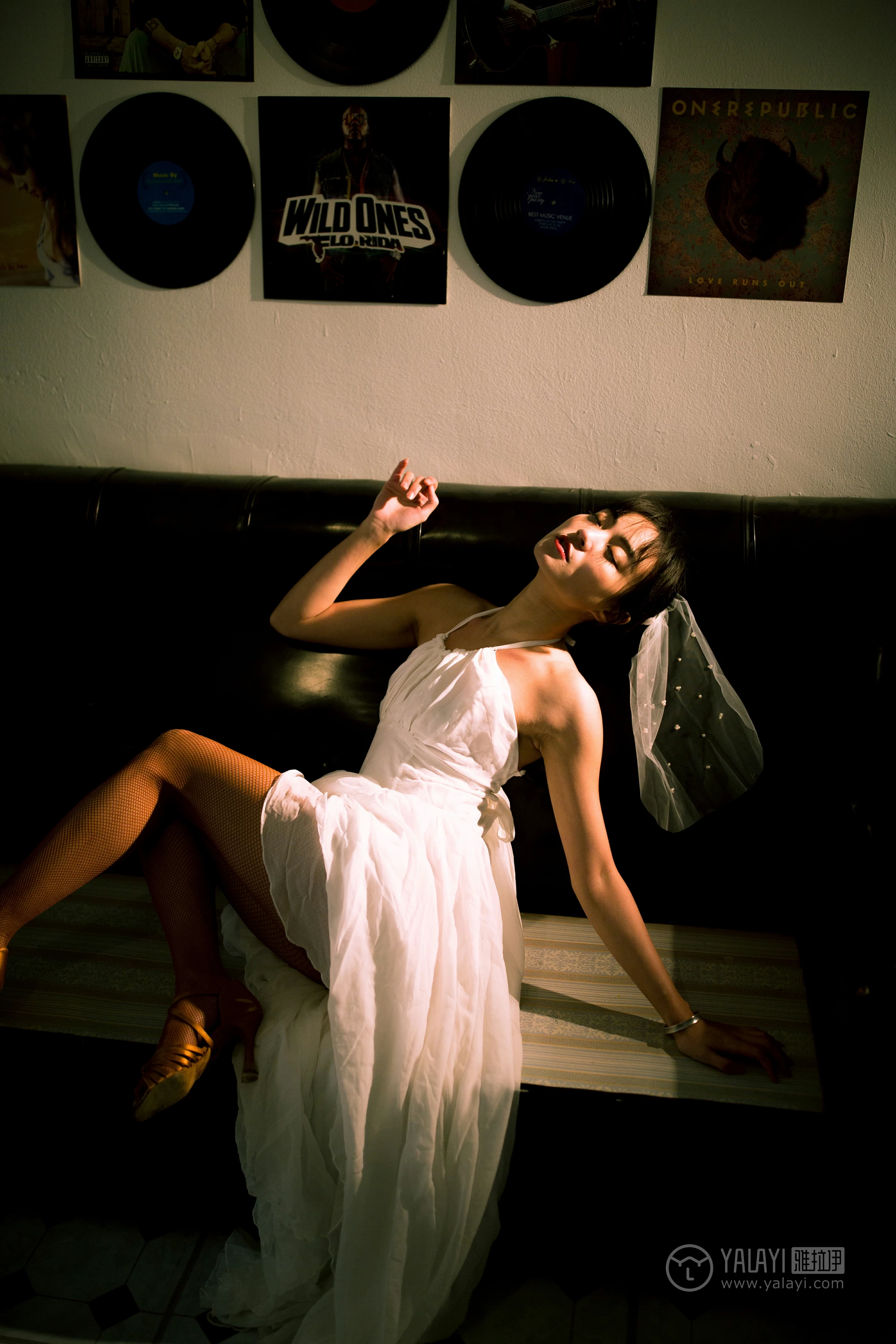 [YALAYI雅拉伊]No.191 轻舞飞扬 米粒米粒 白色吊带裸背婚纱连衣裙性感私房写真集第15张