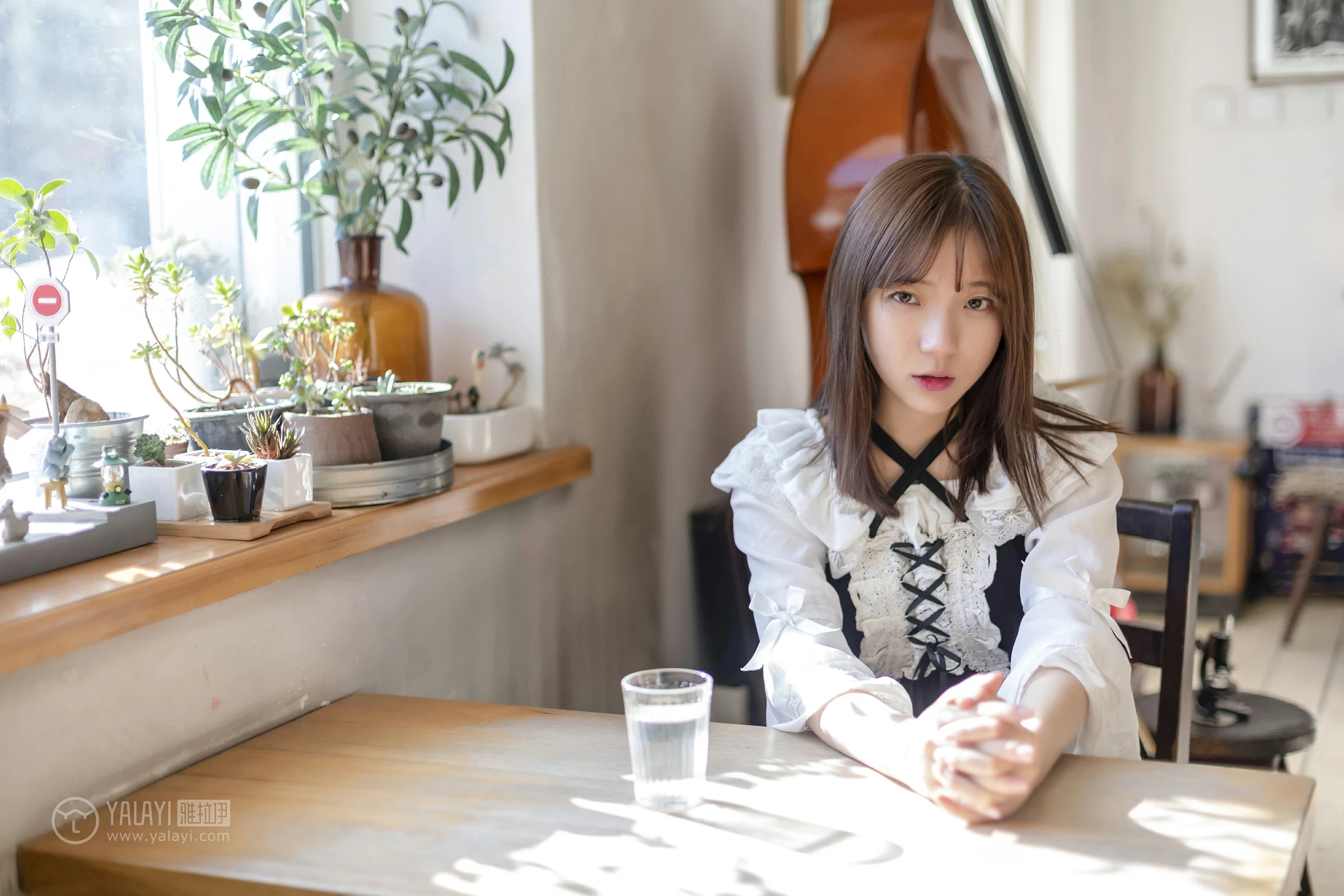 [YALAYI雅拉伊]No.219 半糖洛丽塔 刘开心 情趣公主制服连衣裙性感私房写真集第6张