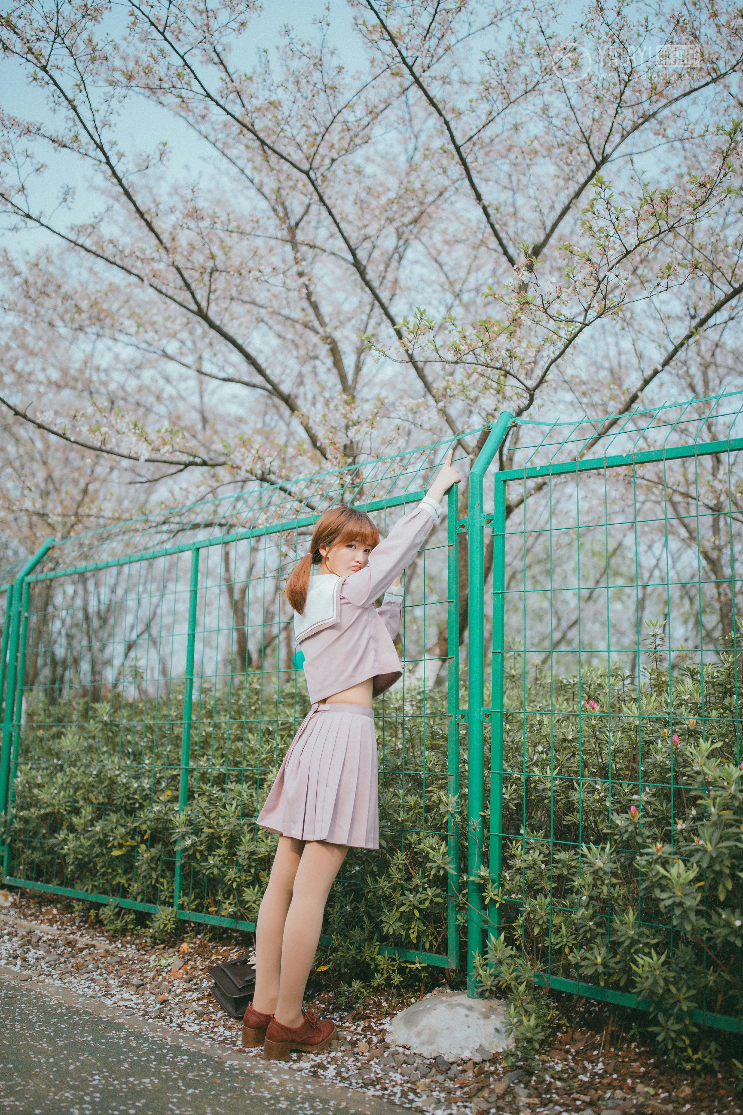 [YALAYI雅拉伊]No.246 樱花樱花想见你 团团 日本高中女生制服加肉色丝袜美腿性感私房写真集第11张