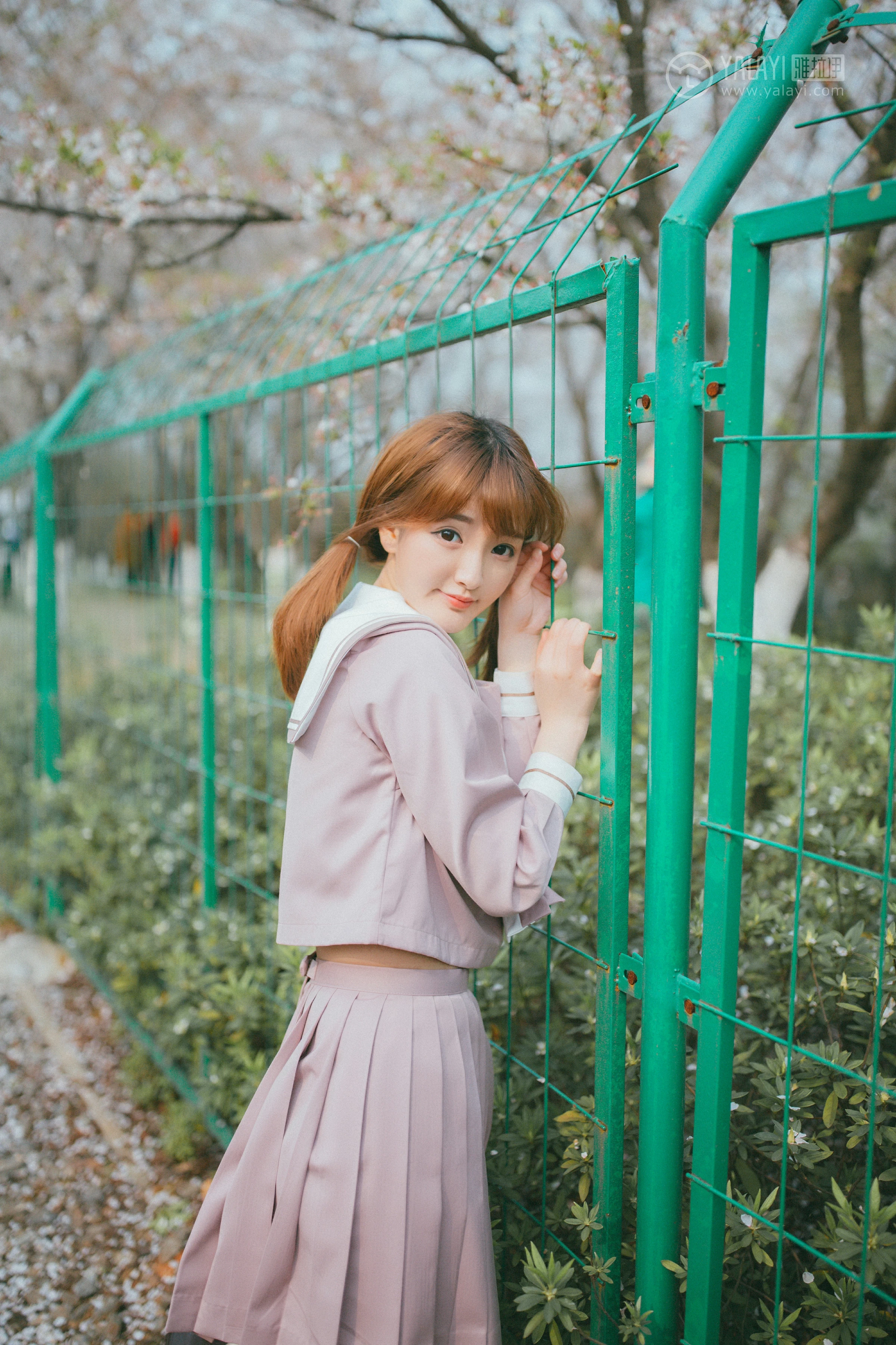 [YALAYI雅拉伊]No.246 樱花樱花想见你 团团 日本高中女生制服加肉色丝袜美腿性感私房写真集第11张