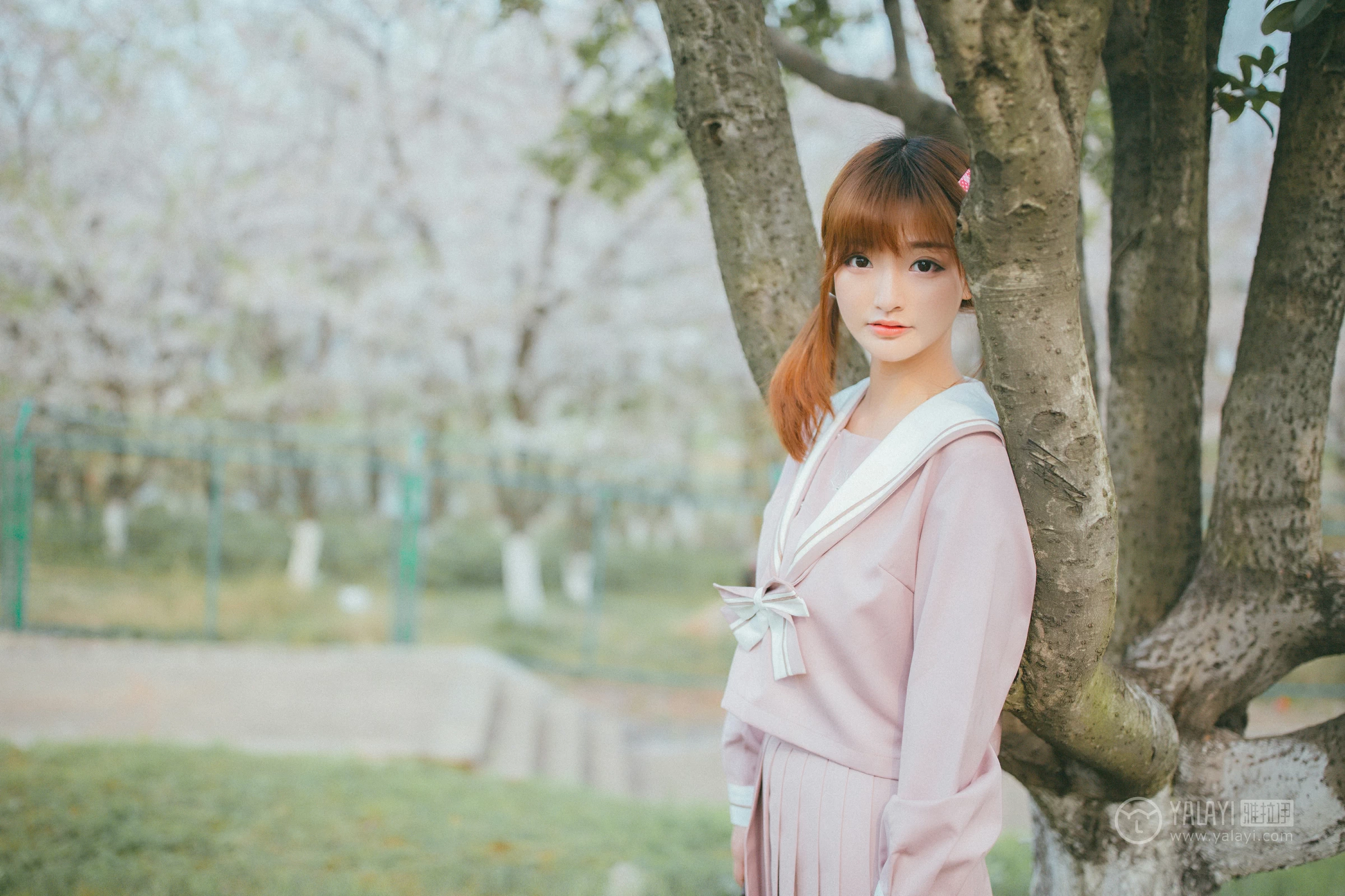 [YALAYI雅拉伊]No.246 樱花樱花想见你 团团 日本高中女生制服加肉色丝袜美腿性感私房写真集第15张