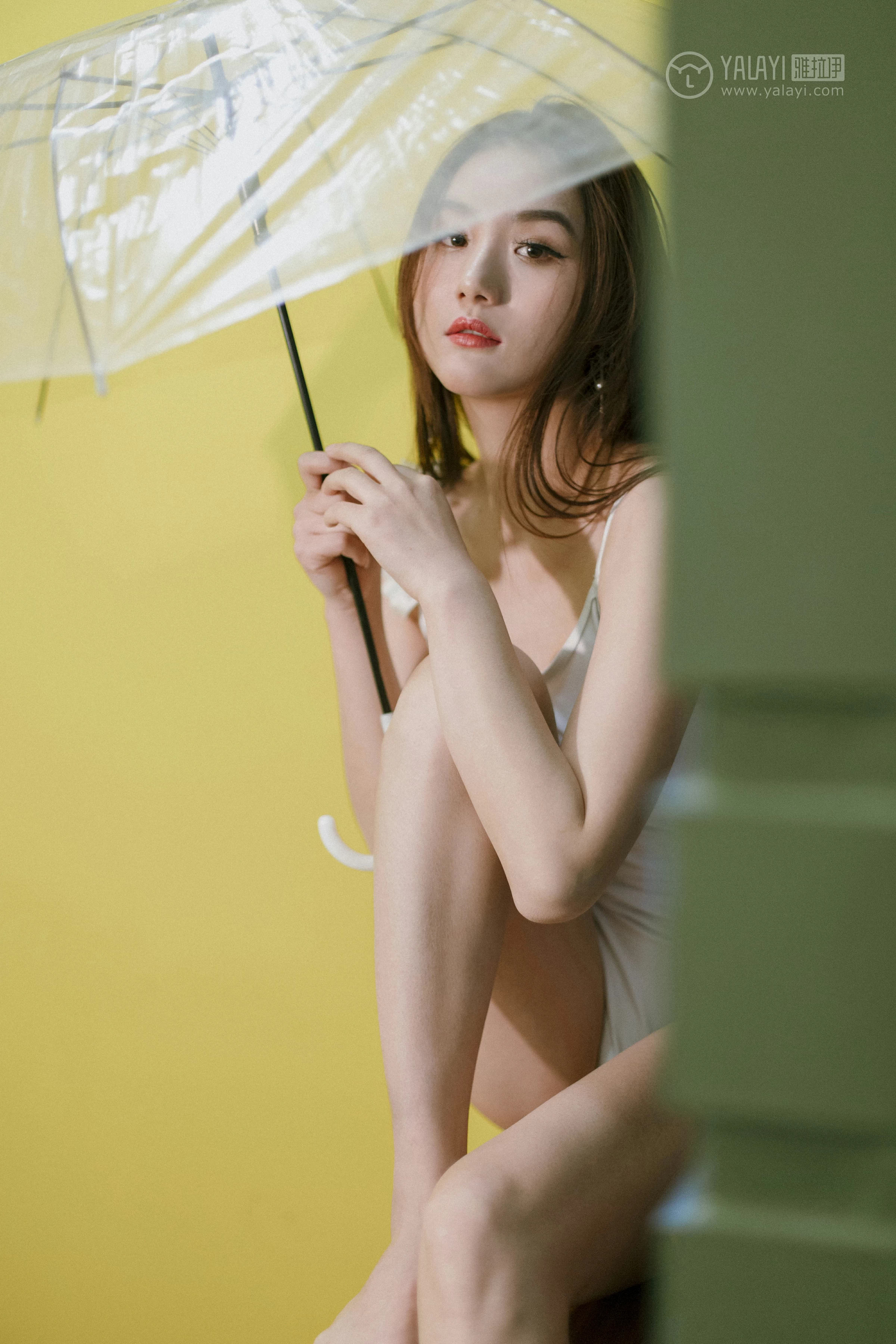 [YALAYI雅拉伊]No.247 独孤 徐雅熙 白色连体比基尼泳装性感私房写真集第8张
