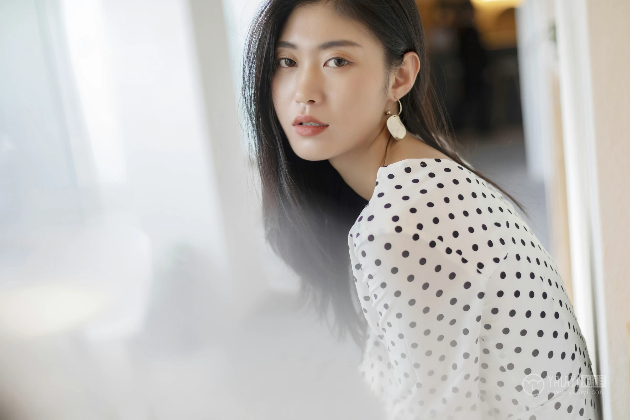 [YALAYI雅拉伊]No.264 波点女孩儿 乔妹儿 白色透视连衣裙居家私房写真集第15张