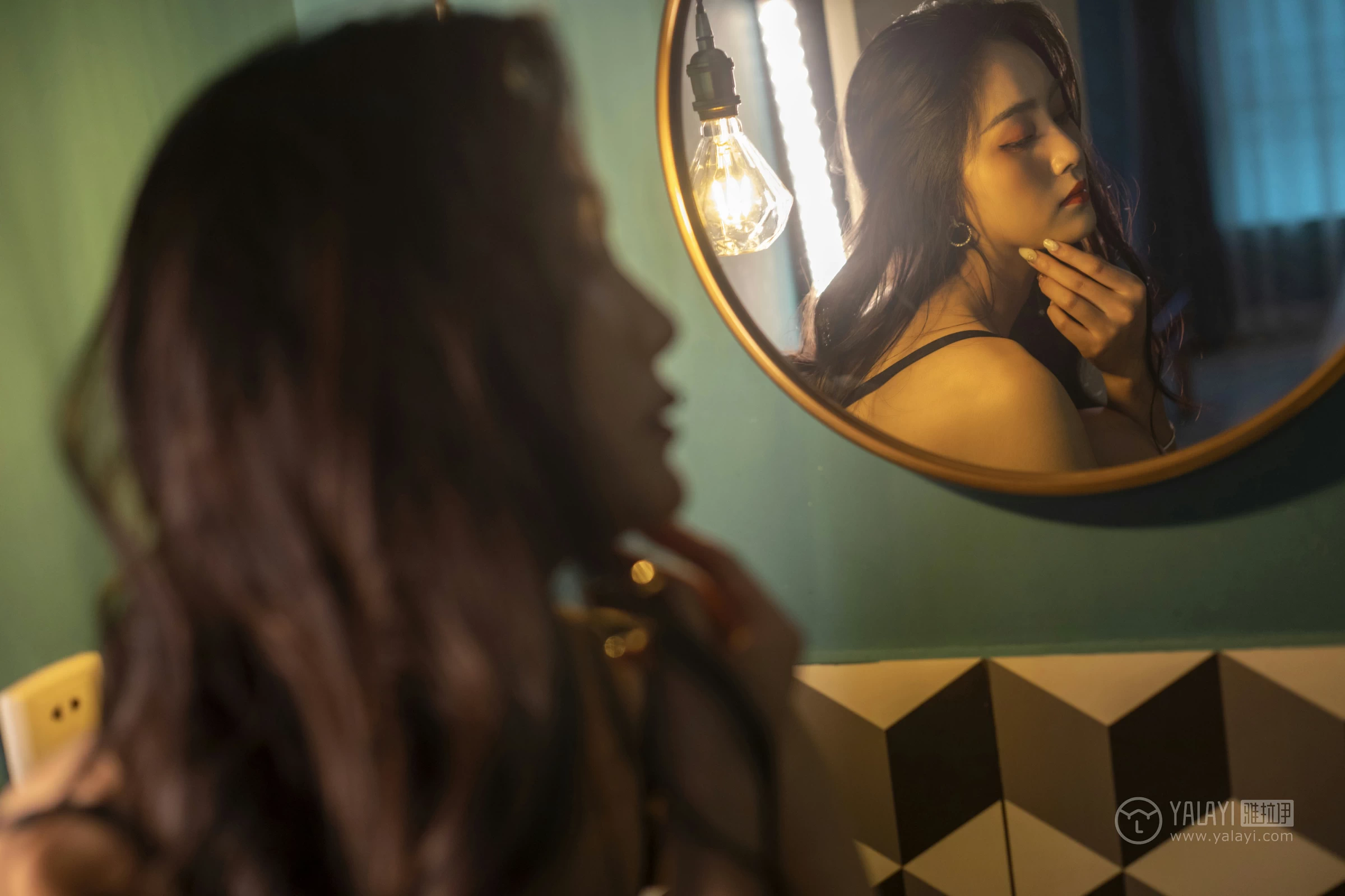 [YALAYI雅拉伊]No.266 情难自禁 项兴咏 黑色蕾丝内衣性感私房写真集第6张