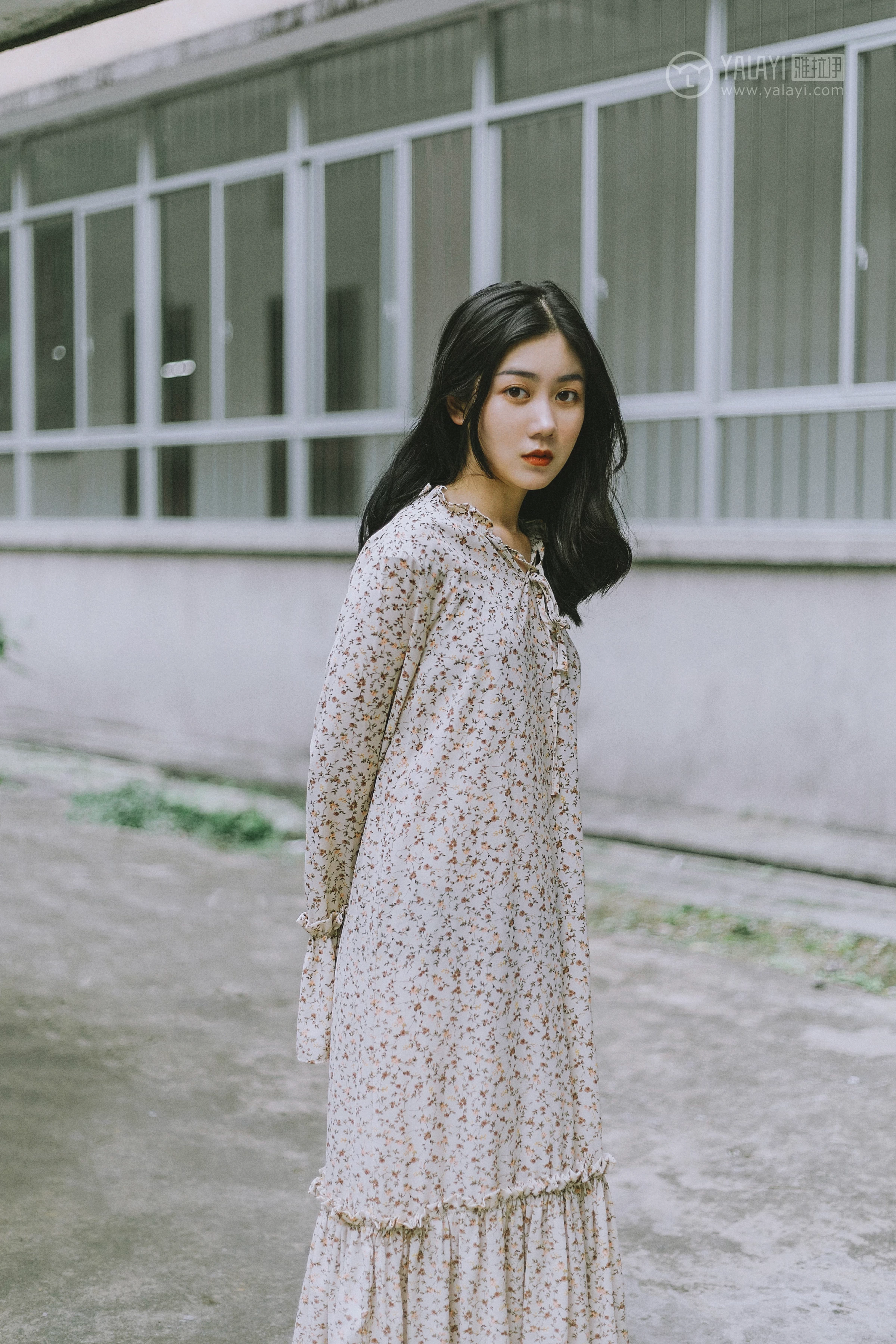 [YALAYI雅拉伊] No.274 芳华 喜儿 蓝色卫衣与白色透视短裙性感私房写真集第4张