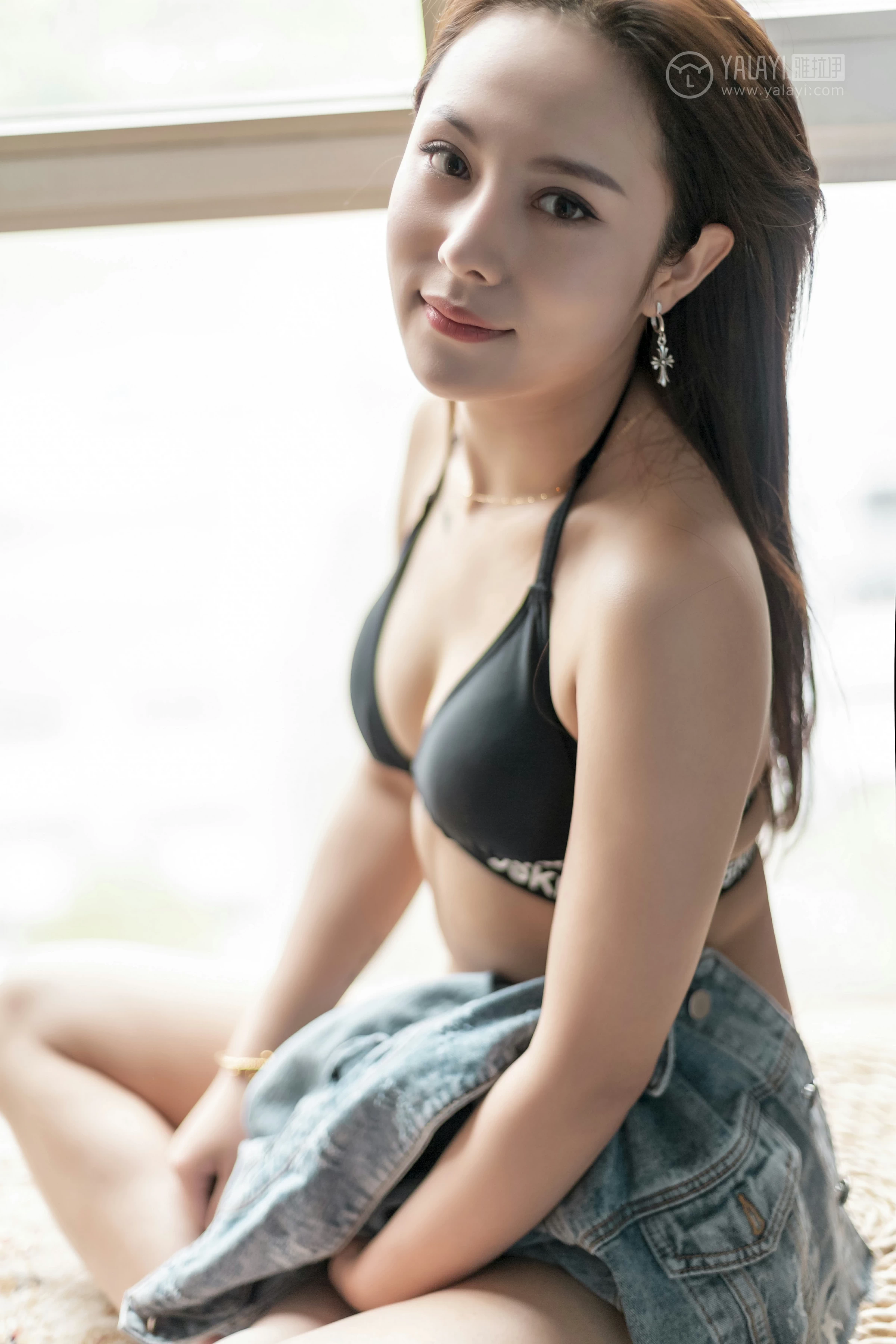 [YALAYI雅拉伊]No.284 牛仔的诱惑 雅辛 牛仔外套加运动内衣性感私房写真集第5张