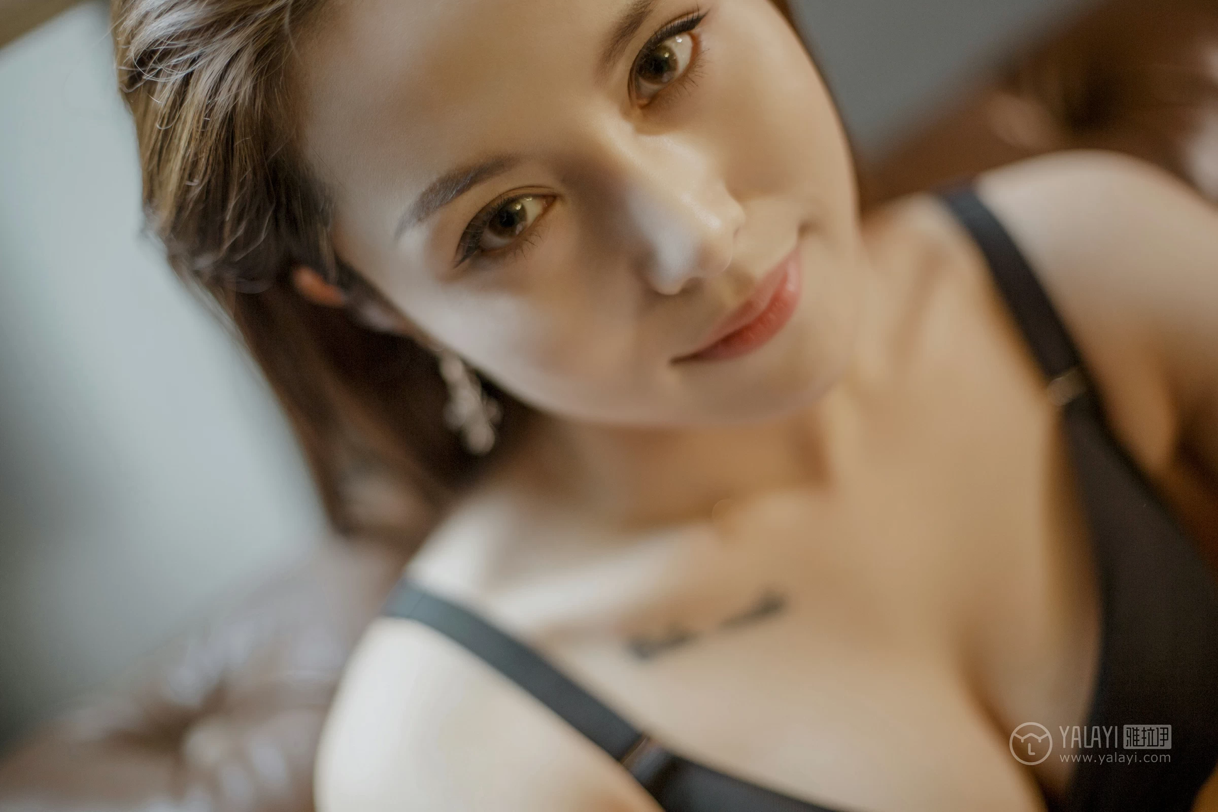 [YALAYI雅拉伊]No.287 有毒 雅辛 黑色内衣加黑色蕾丝内裤性感私房写真集第3张