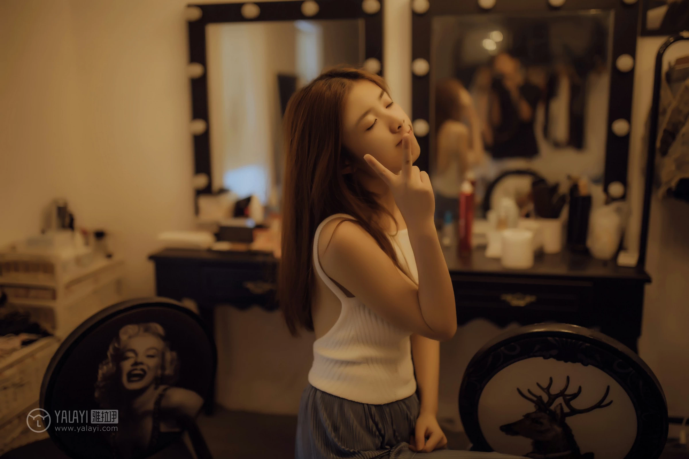 [YALAYI雅拉伊]No.307 闪亮女孩 圈圈 白色连体比基尼泳装性感私房写真集第14张