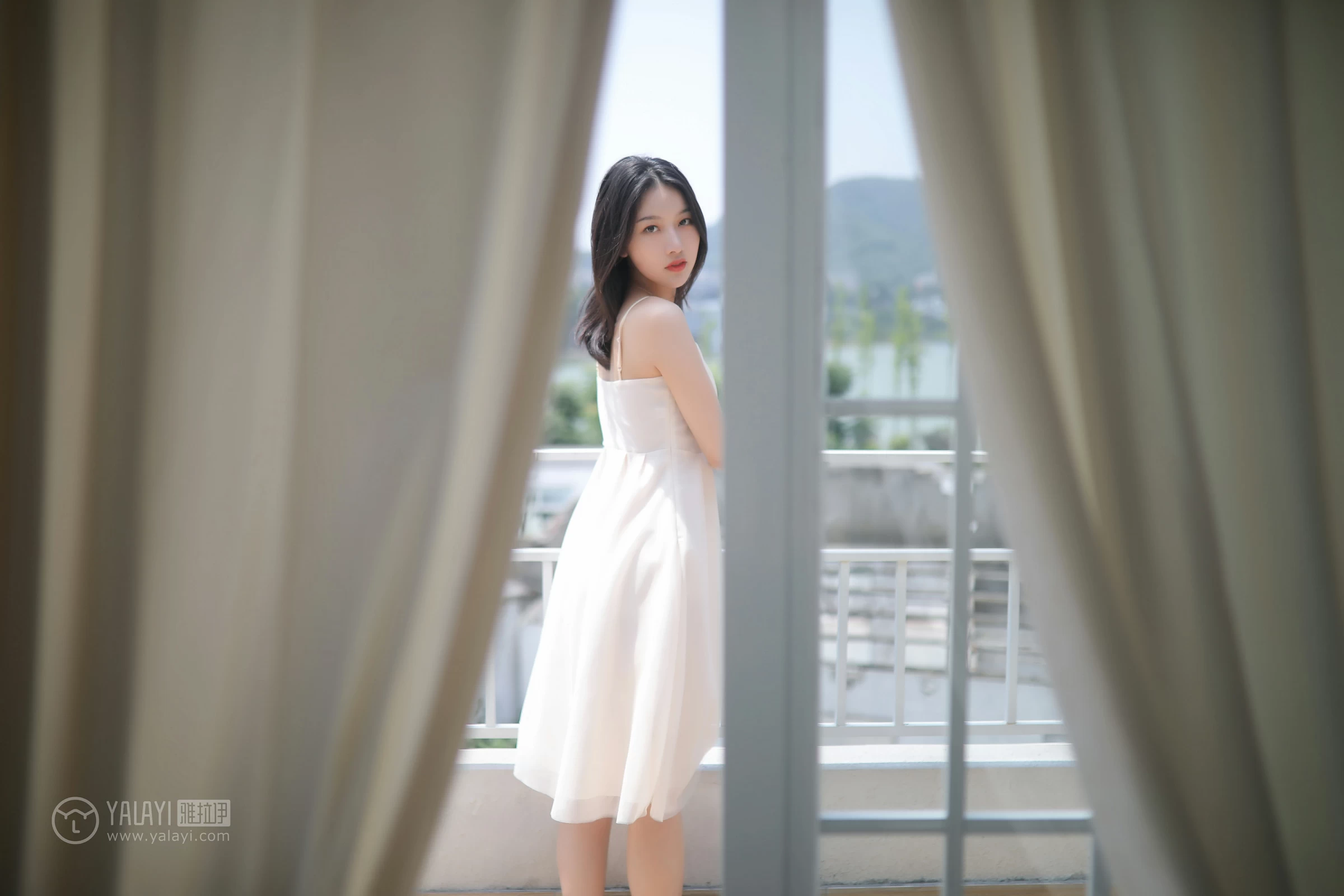 [YALAYI雅拉伊]No.310 听风 白璐 仙气飘飘 白色吊带连衣裙性感私房写真集第8张