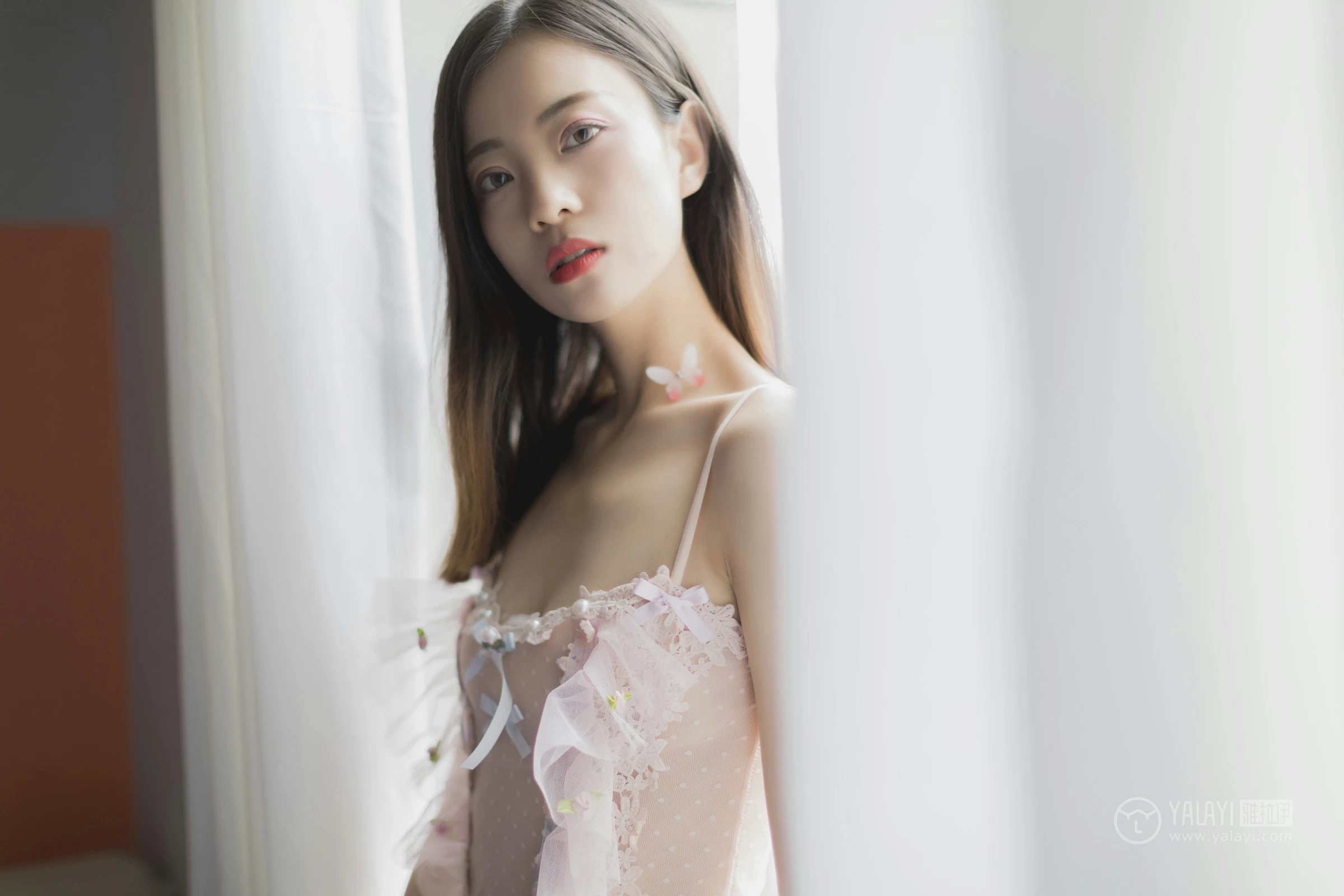 [YALAYI雅拉伊]No.311 花蝴蝶 高若童 粉色透视情趣内衣性感私房写真集第3张