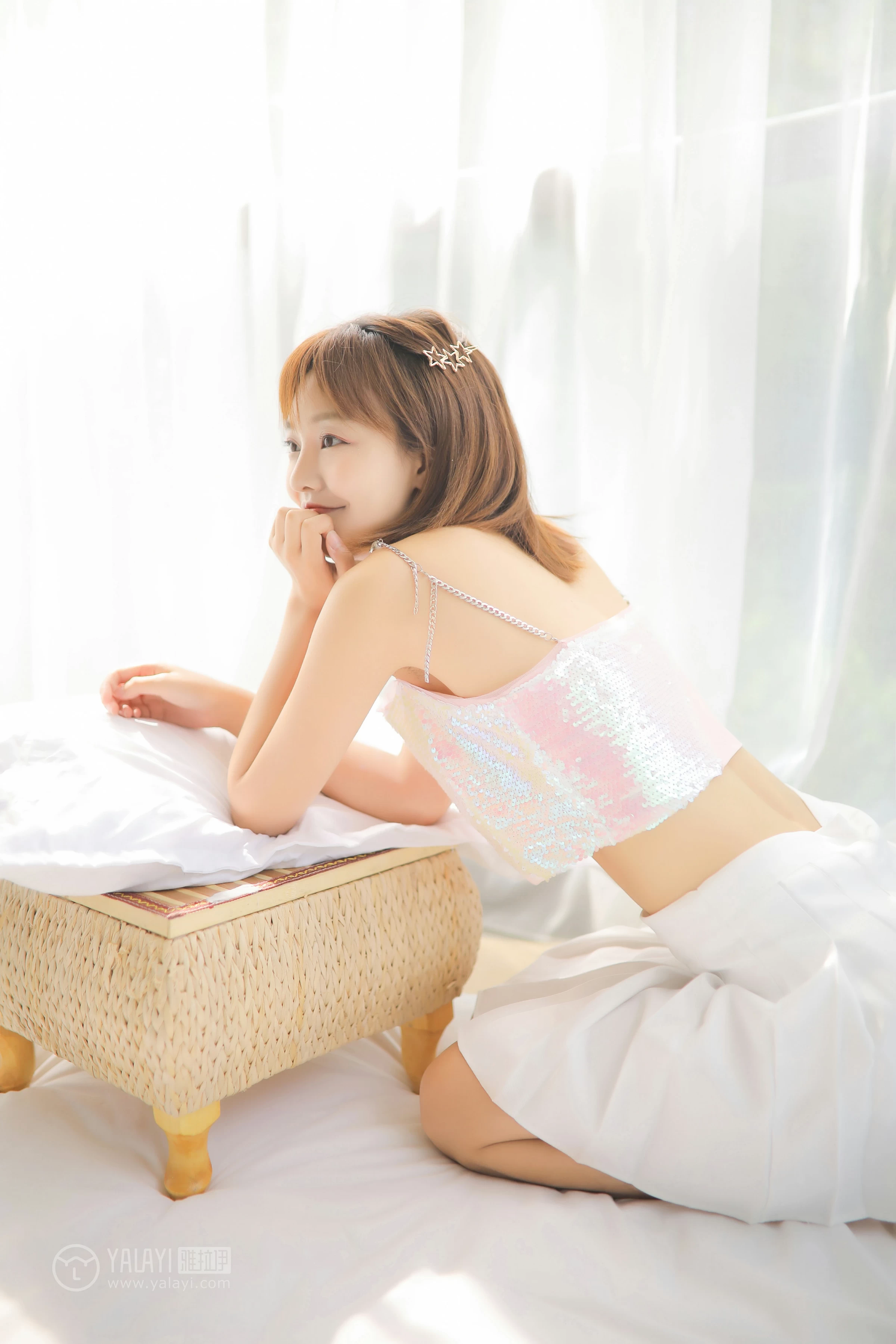 [YALAYI雅拉伊]No.313 甜 肖霄 粉色吊带小背心加白色短裙清纯可爱私房写真集第5张