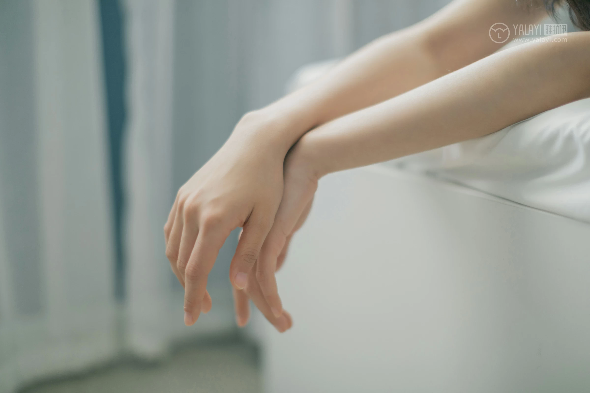 [YALAYI雅拉伊]No.318 午后时光 念念 黑色蕾丝内衣居家性感私房写真集第2张