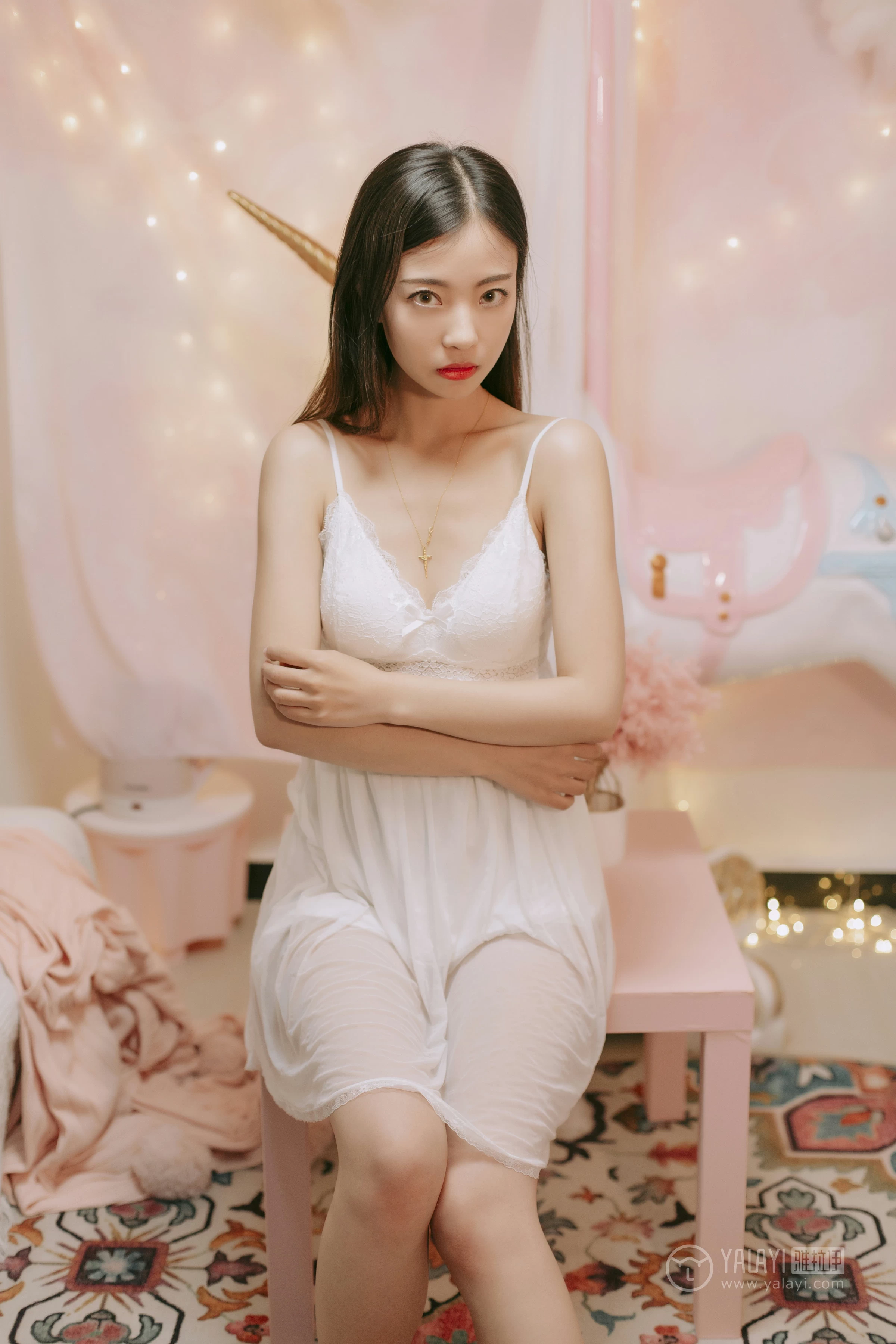 [YALAYI雅拉伊]No.334 浪漫满屋 高若童 白色吊带透视睡衣裙性感私房写真集第13张
