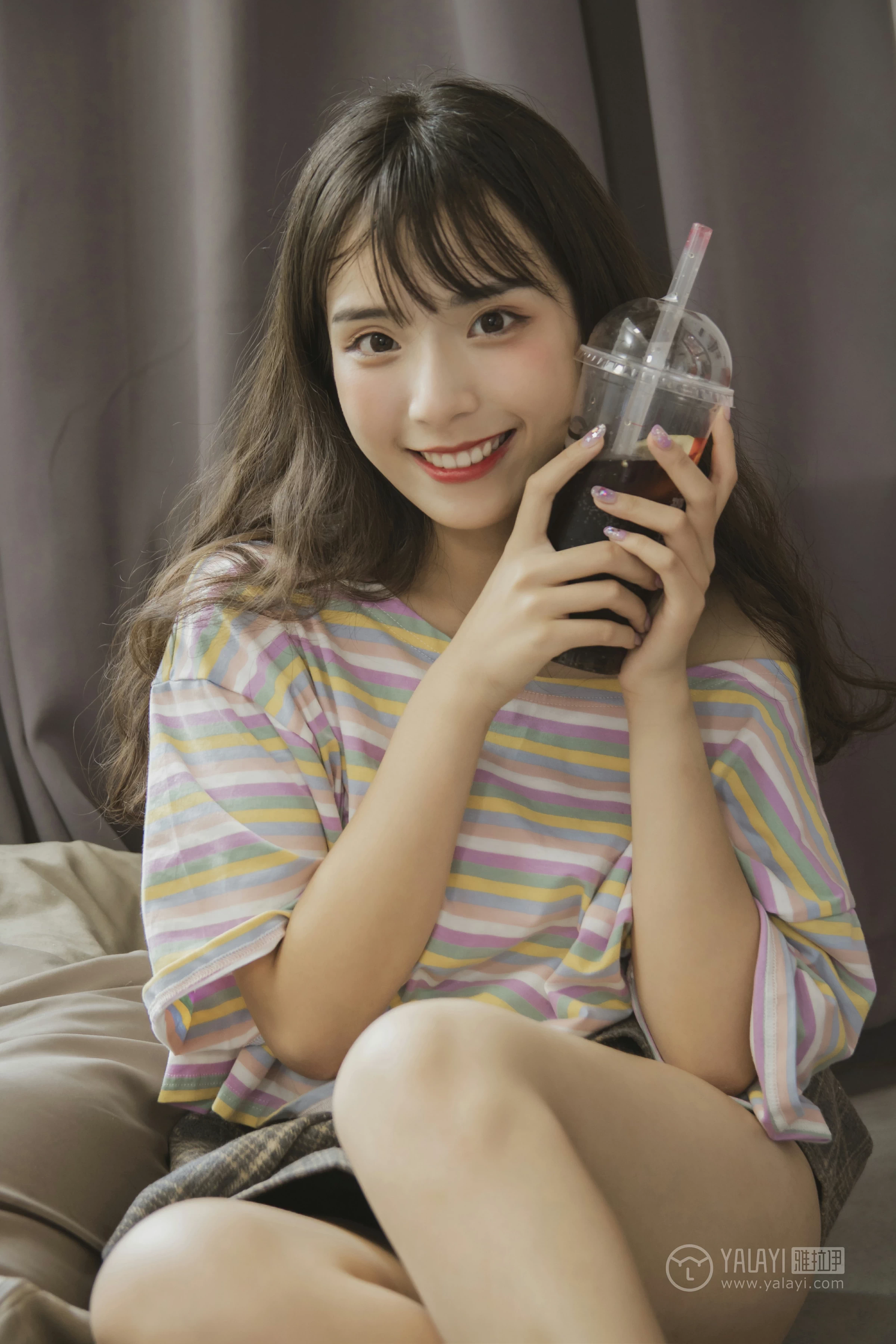 [YALAYI雅拉伊]No.340 氧气女孩 阿橙 条纹短袖加灰色短裙清纯可爱私房写真集第16张