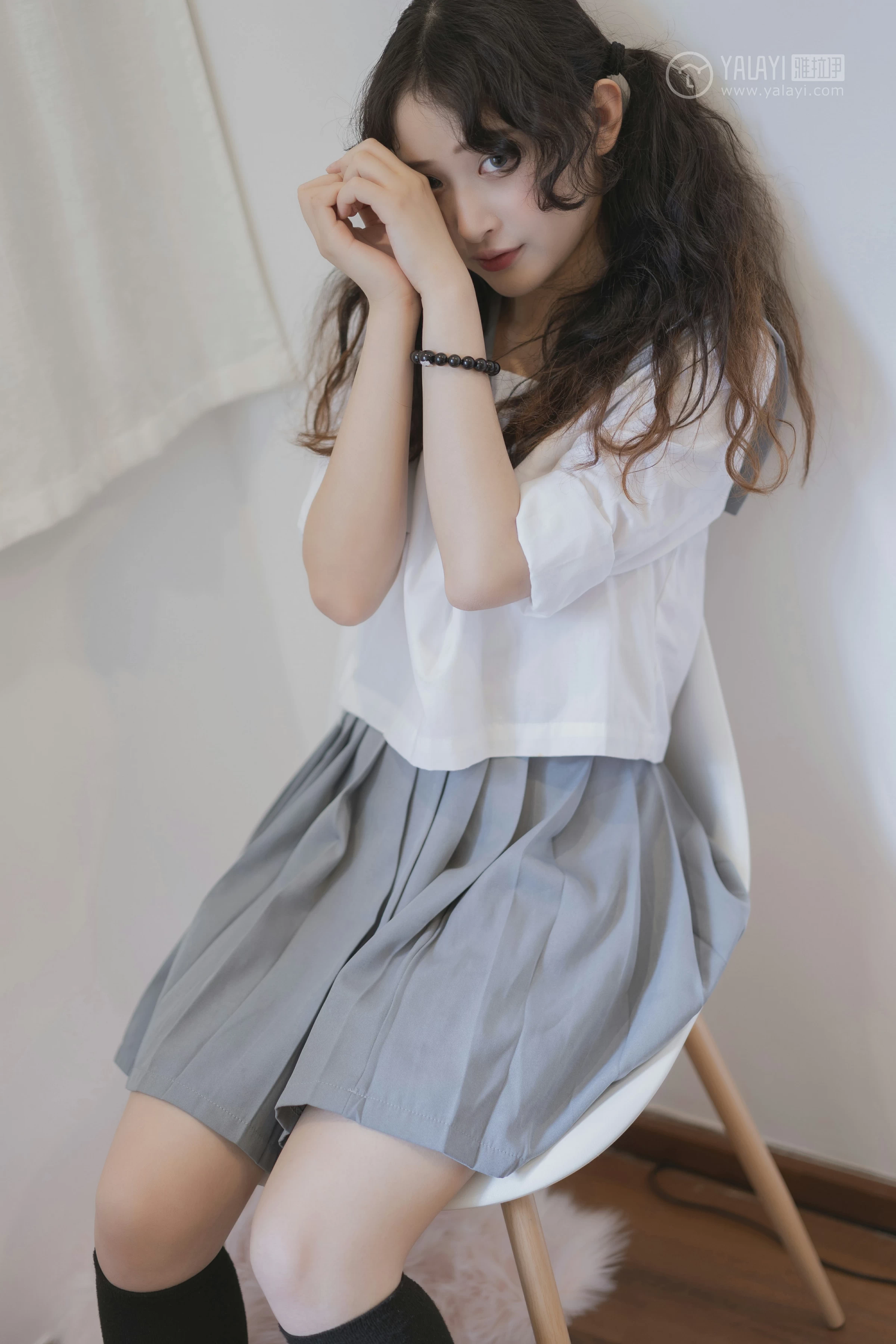[YALAYI雅拉伊]No.349 清纯学生妹 西子 高中女生制服与短裙性感私房写真集第3张