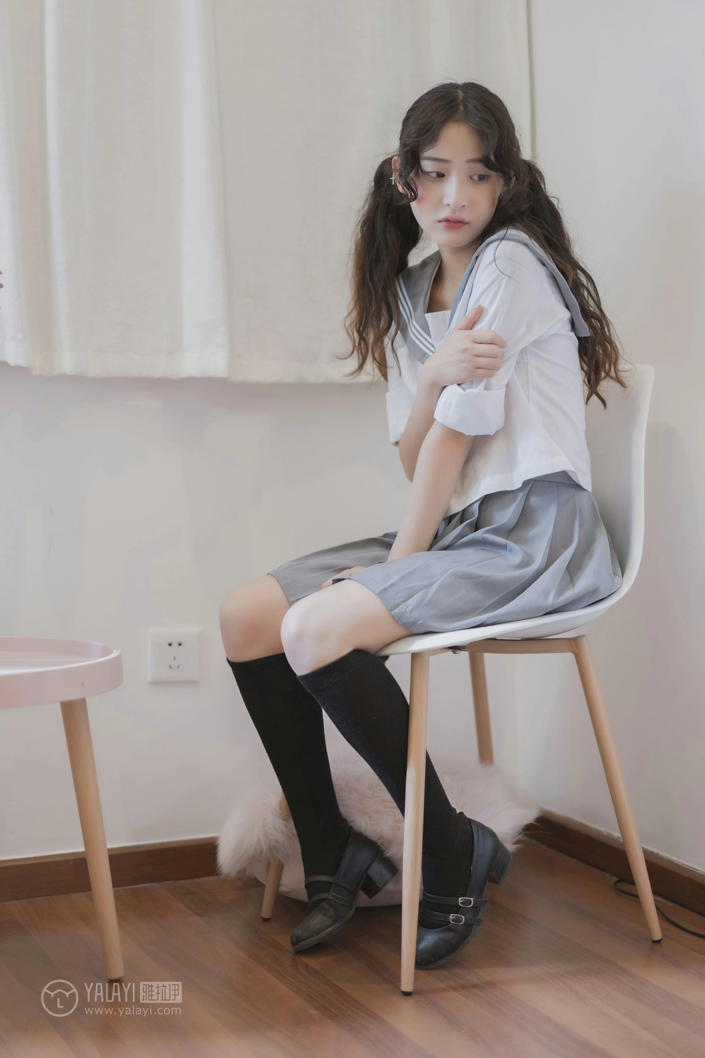 [YALAYI雅拉伊]No.349 清纯学生妹 西子 高中女生制服与短裙性感私房写真集第4张