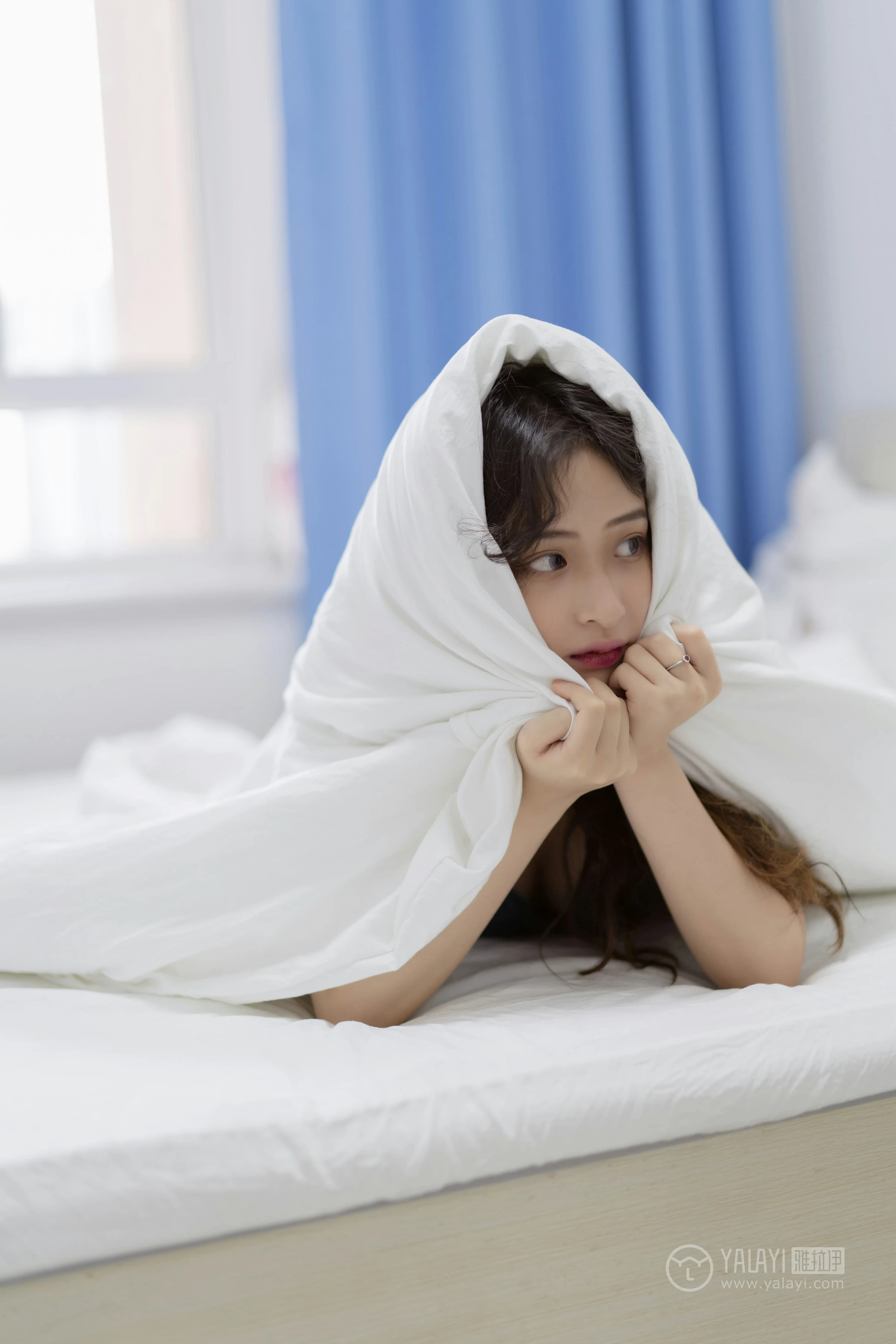 [YALAYI雅拉伊]No.356 蓝精灵 西子 蓝色蕾丝内衣性感私房写真集第8张