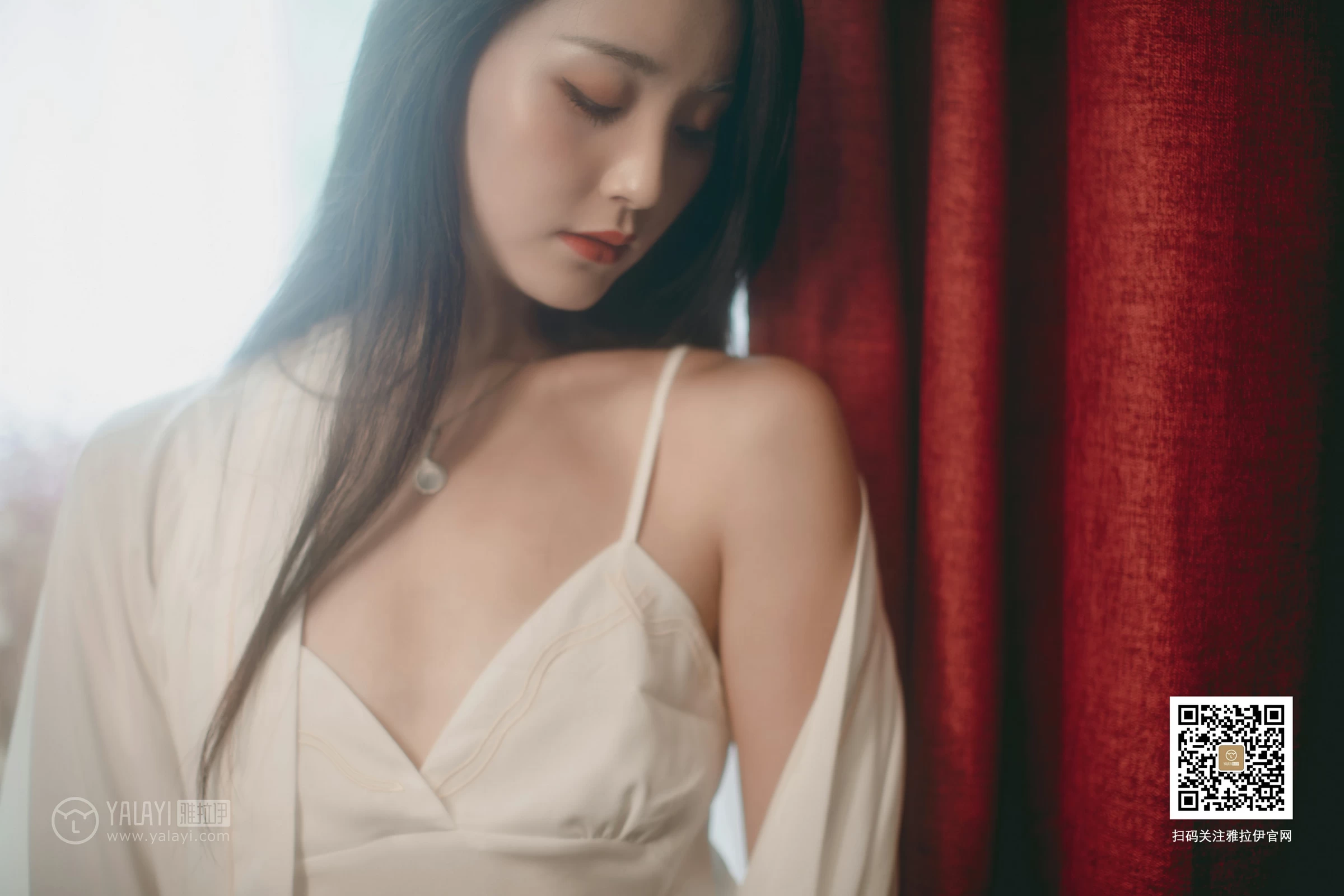 [YALAYI雅拉伊]No.361 Elegant 项兴咏 白色睡衣加白色吊带内衣性感私房写真集第12张