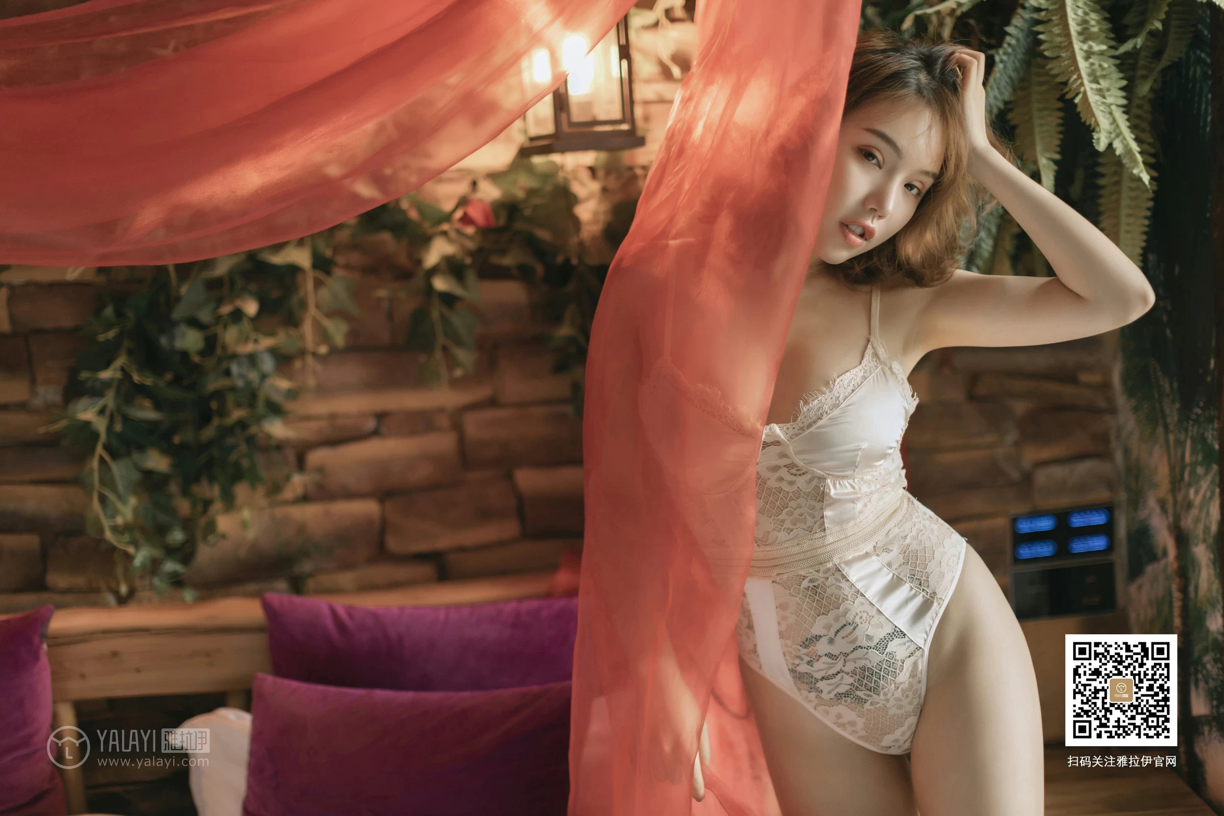 [YALAYI雅拉伊]No.364 池中戏水 黄乐然 粉色透视镂空情趣内衣性感私房写真集第12张