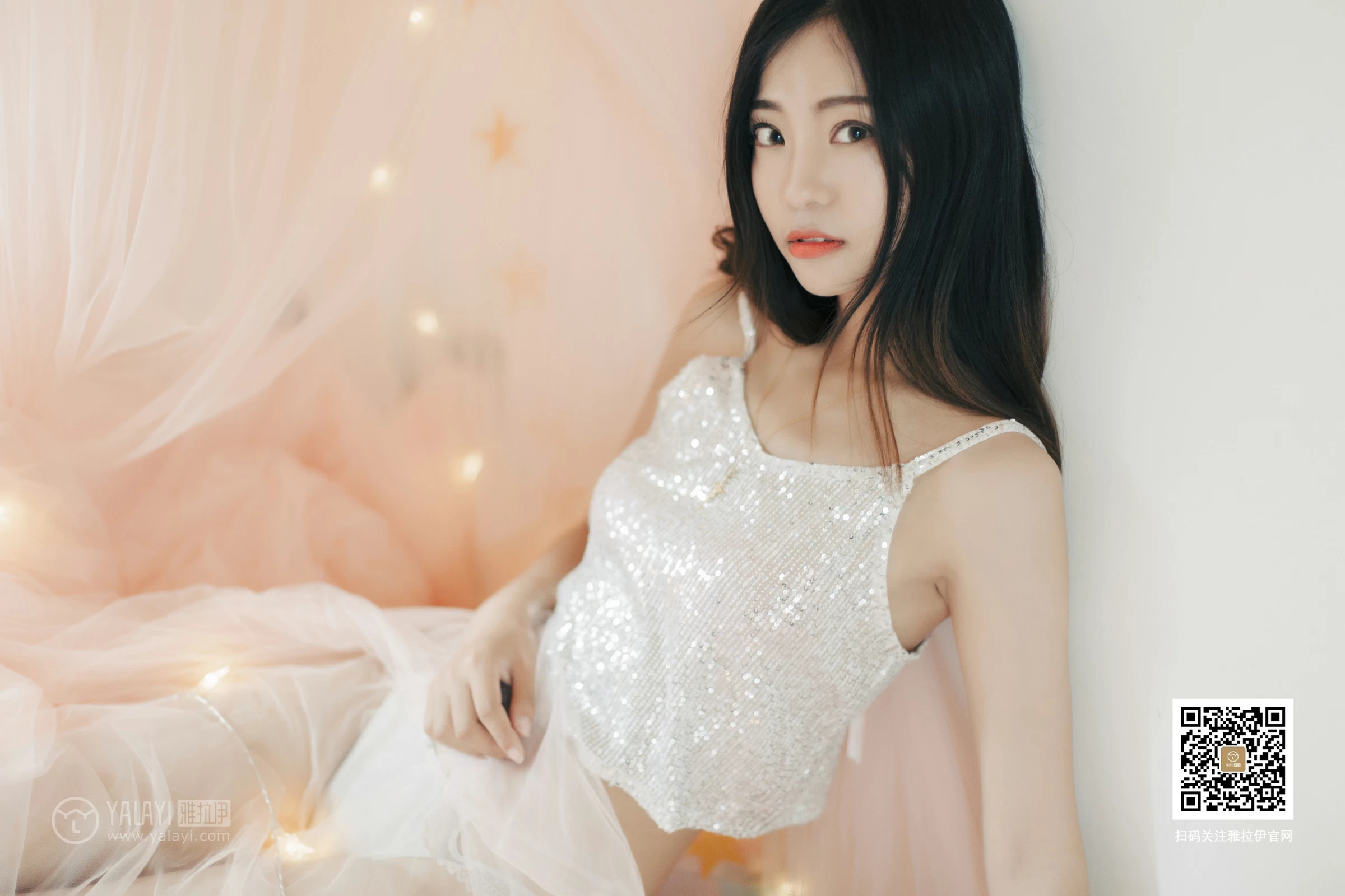 [YALAYI雅拉伊]No.374 心动的信号 高若童 银色性感小背心加白色情趣内裤私房写真集第6张