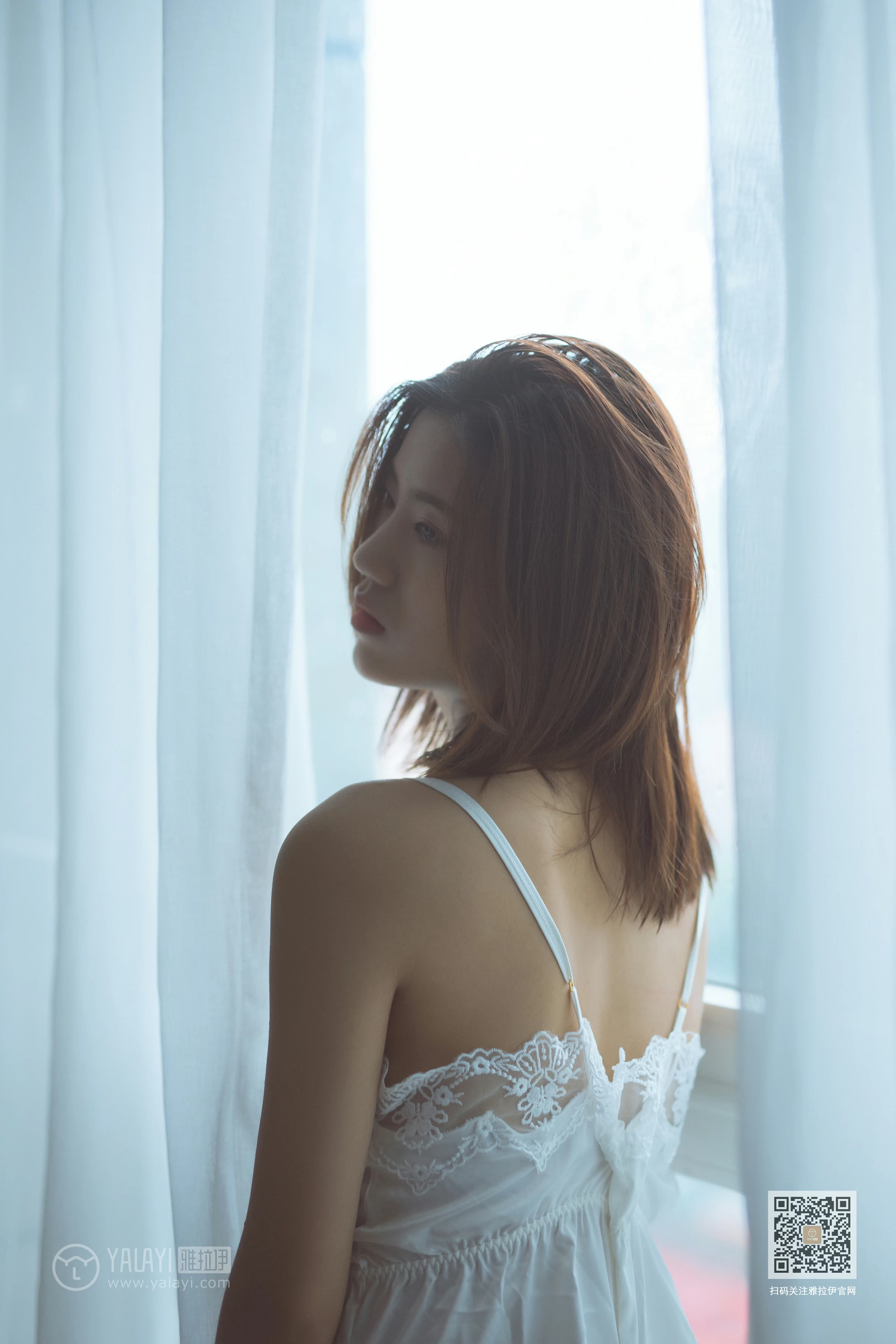 [YALAYI雅拉伊]No.397 念念又不忘 小小 白色吊带蕾丝睡衣性感私房写真集第11张