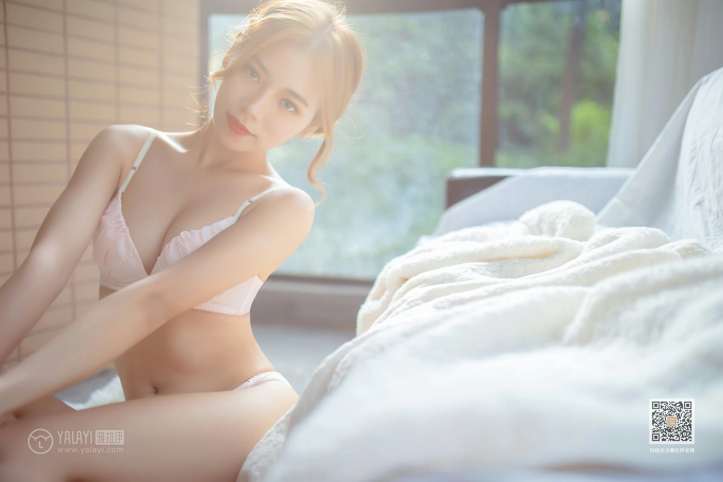 [YALAYI雅拉伊]Vol.409 白色丽人 丽雅 白色衬衫与粉色内衣性感私房写真集第7张