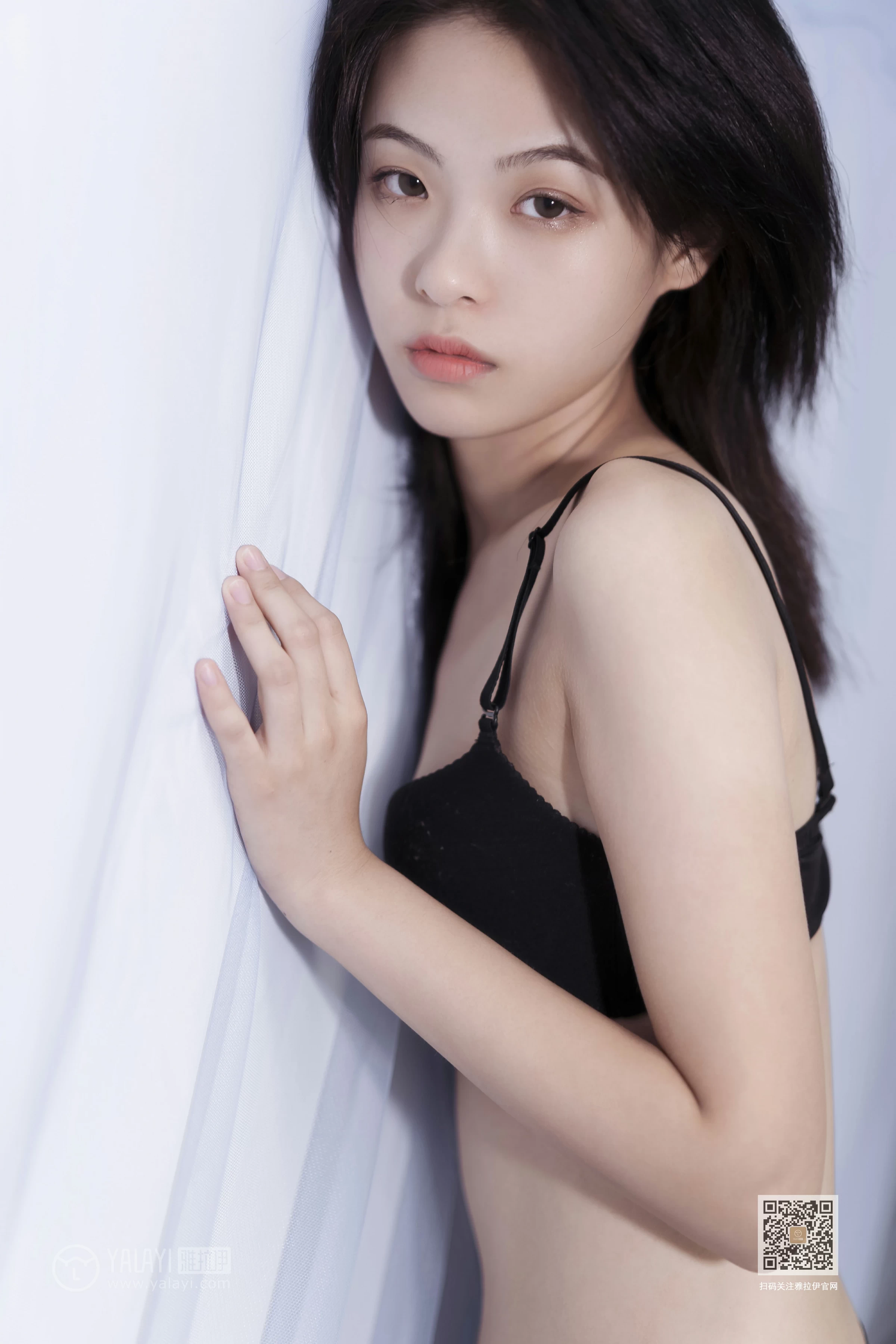 [YALAYI雅拉伊]Vol.413 共处的时光 含嫣 黑色内衣居家性感私房写真集第12张