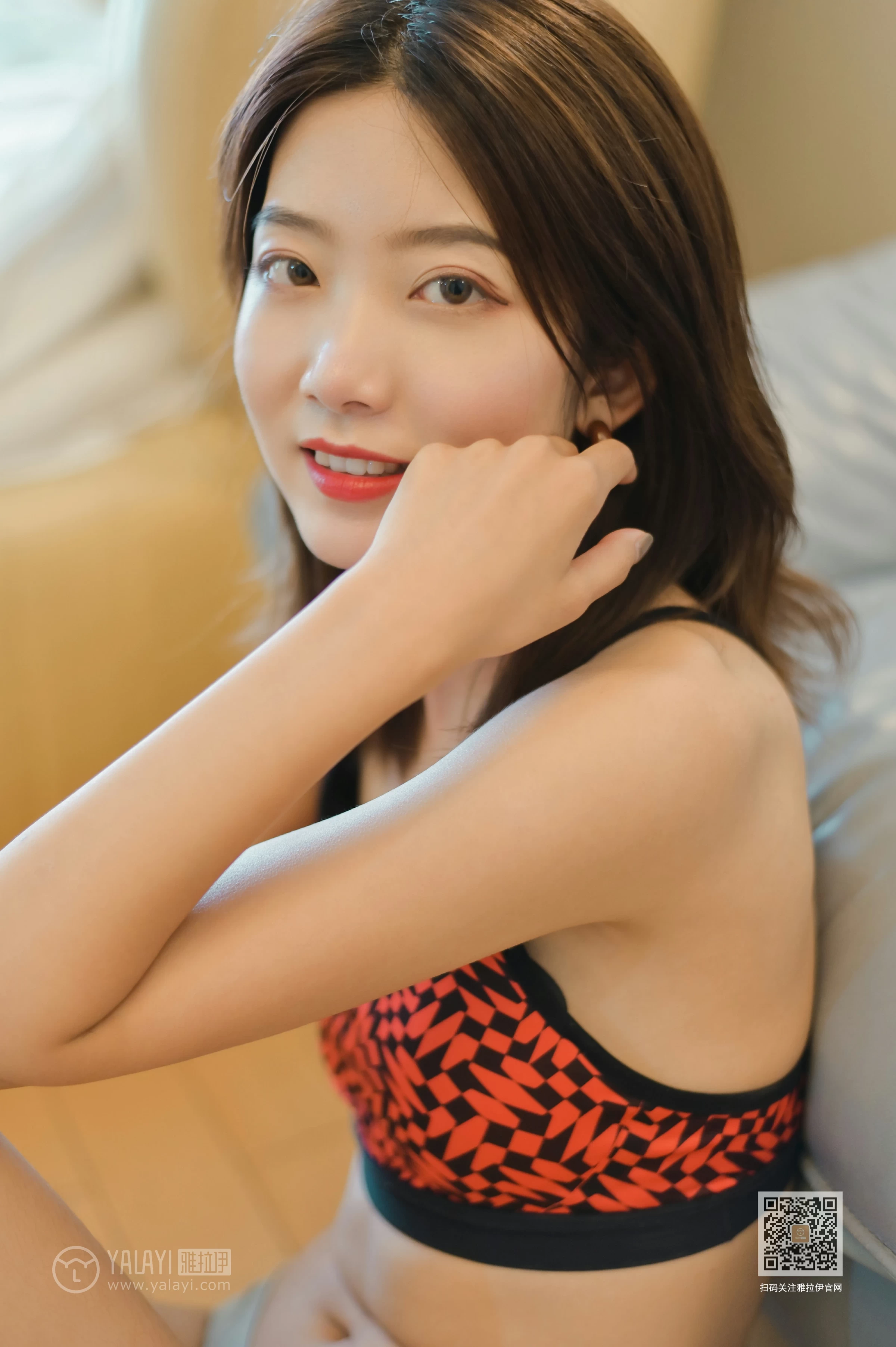 [YALAYI雅拉伊]Vol.434 瑜伽女孩 纹纹 红色运动内衣居家性感私房写真集第13张
