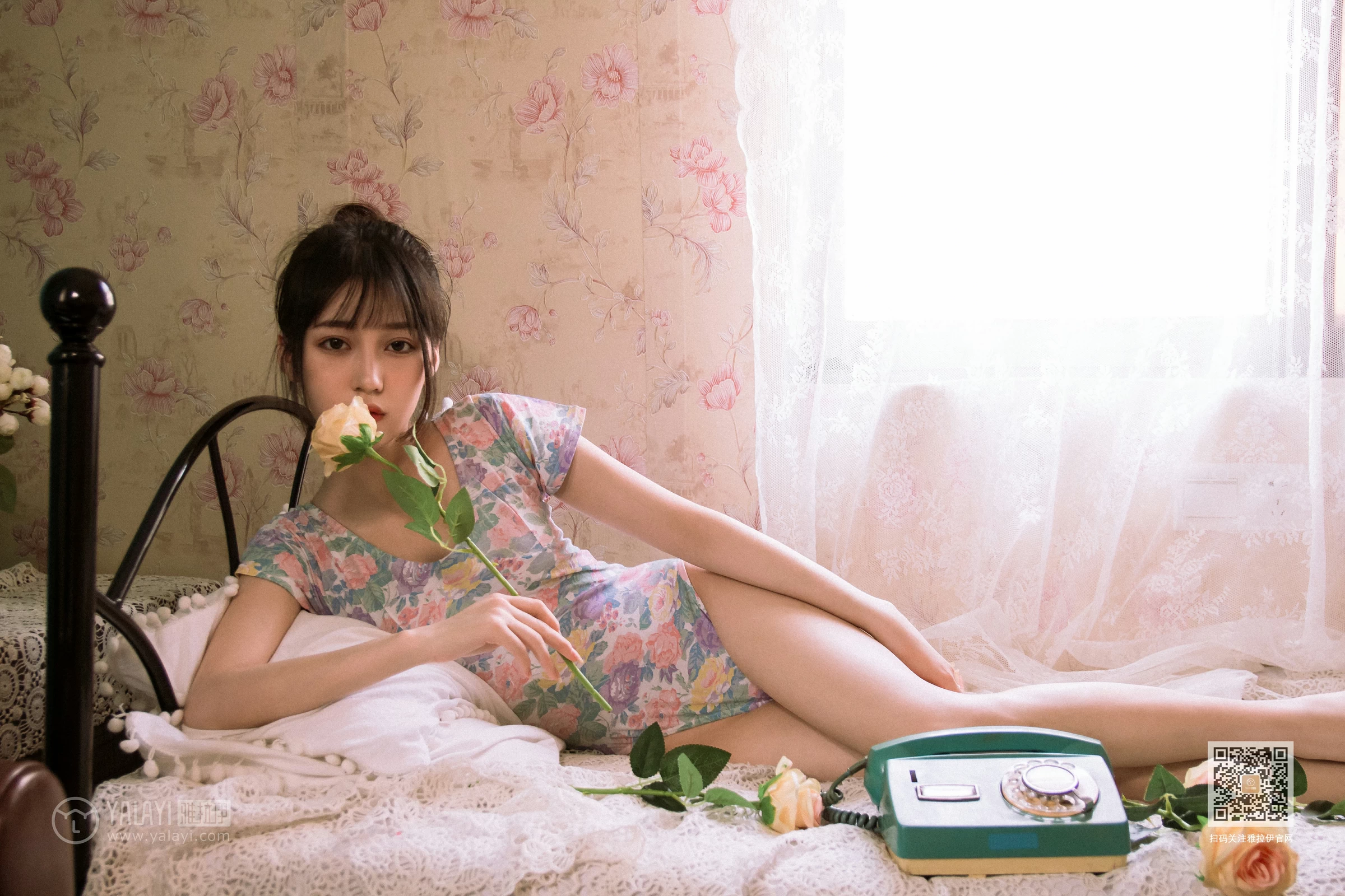 [YALAYI雅拉伊]Vol.433 复古情怀 卉卉 碎花连体衣居家性感私房写真集第7张